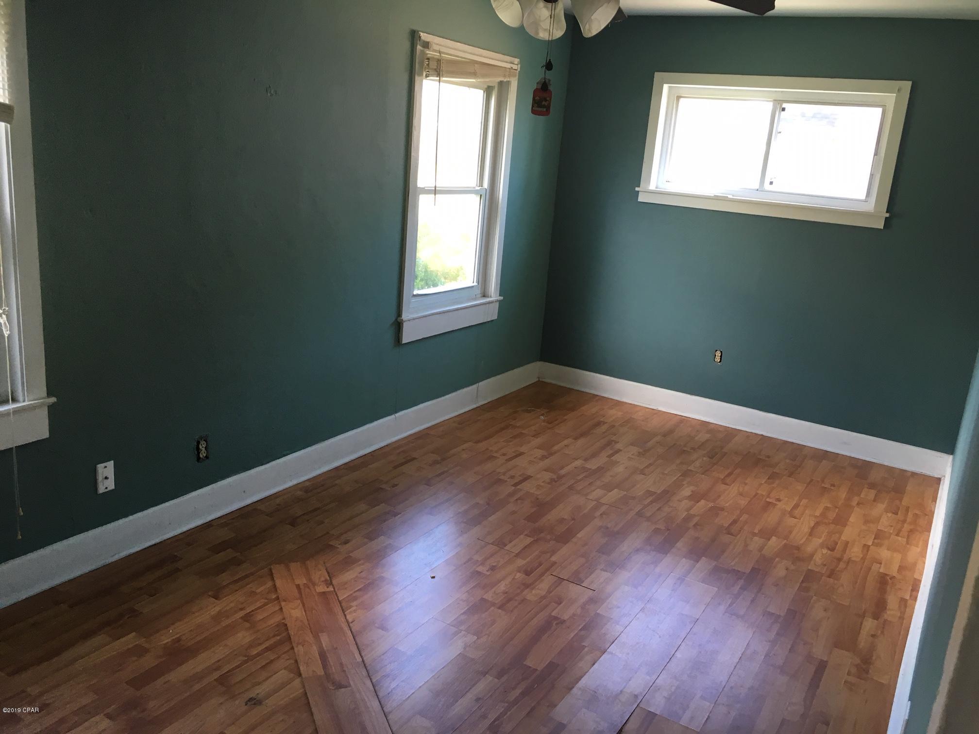 [No Recorded Subdiv] - Residential