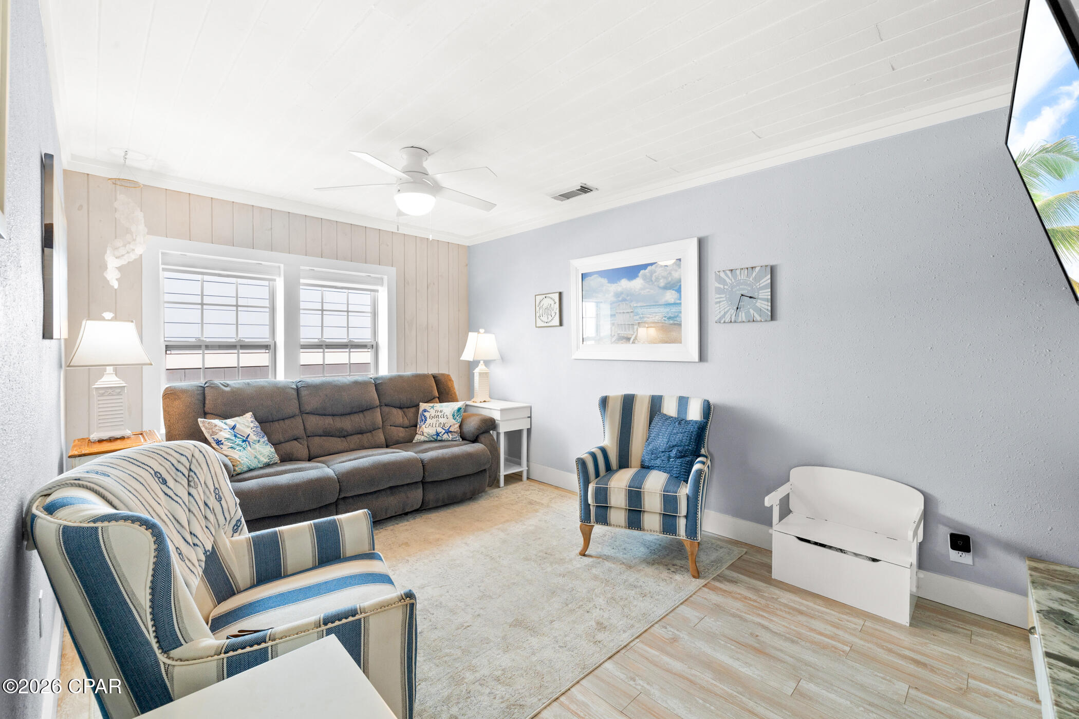 Laguna Beach Estates 7th Add - Residential