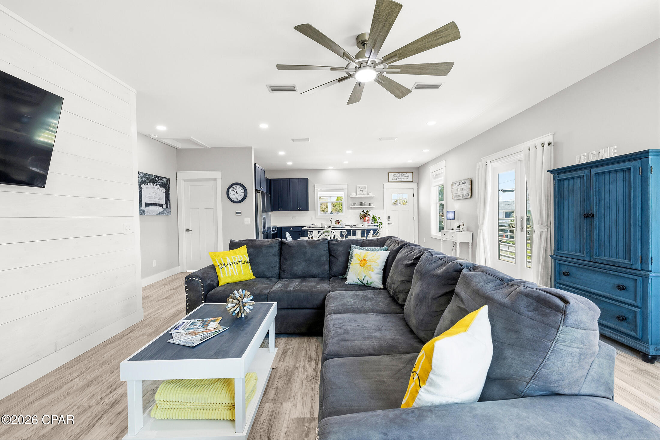 Laguna Beach Estates 7th Add - Residential