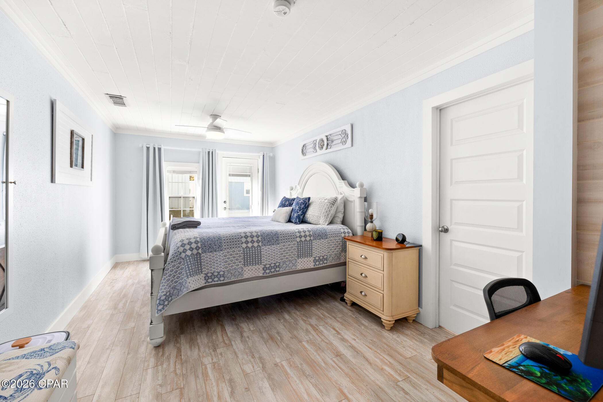 Laguna Beach Estates 7th Add - Residential