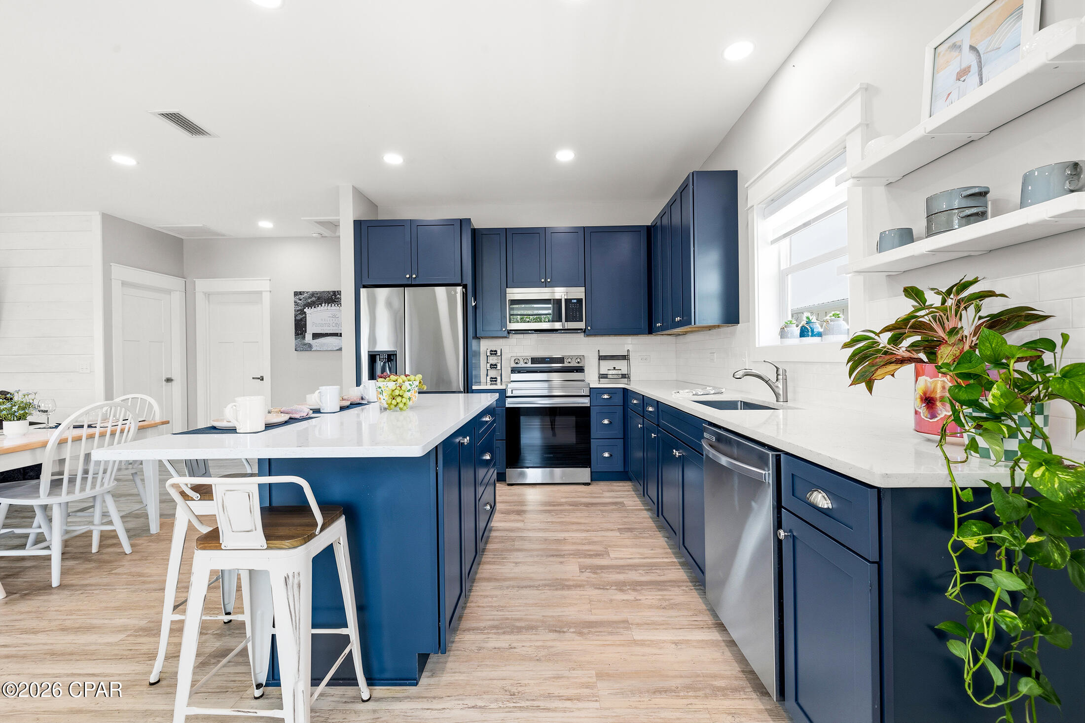 Laguna Beach Estates 7th Add - Residential