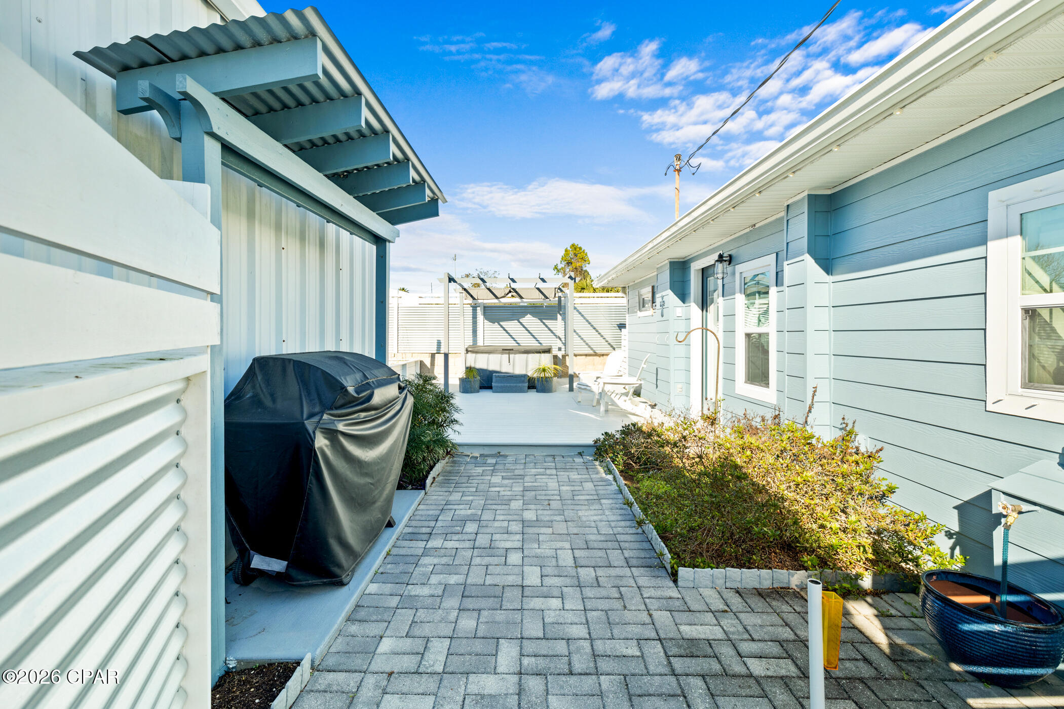 Laguna Beach Estates 7th Add - Residential