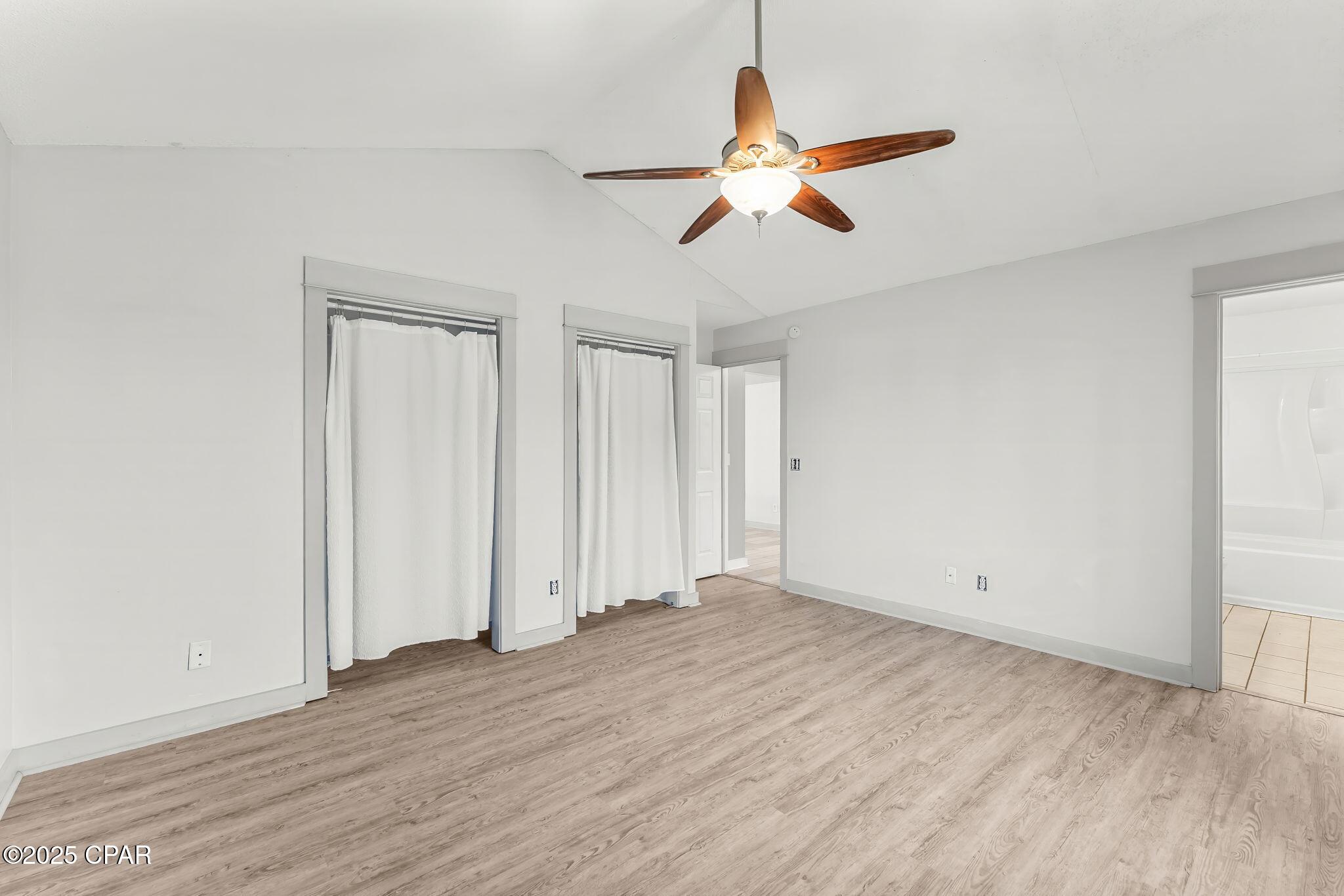 Shadow Bay Unt 3 & 4 - Residential