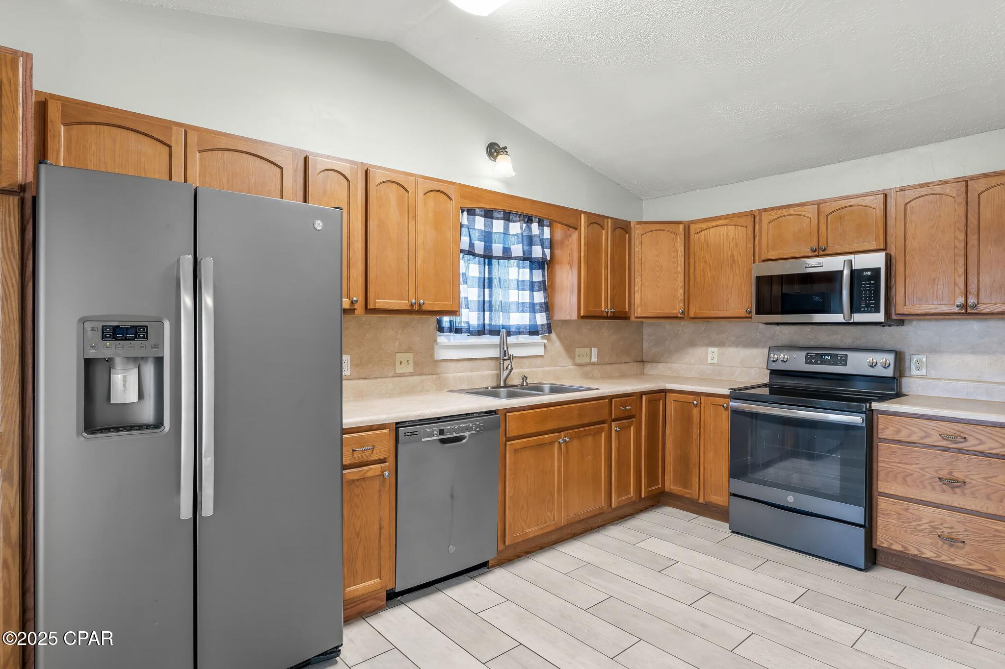 Shadow Bay Unt 3 & 4 - Residential