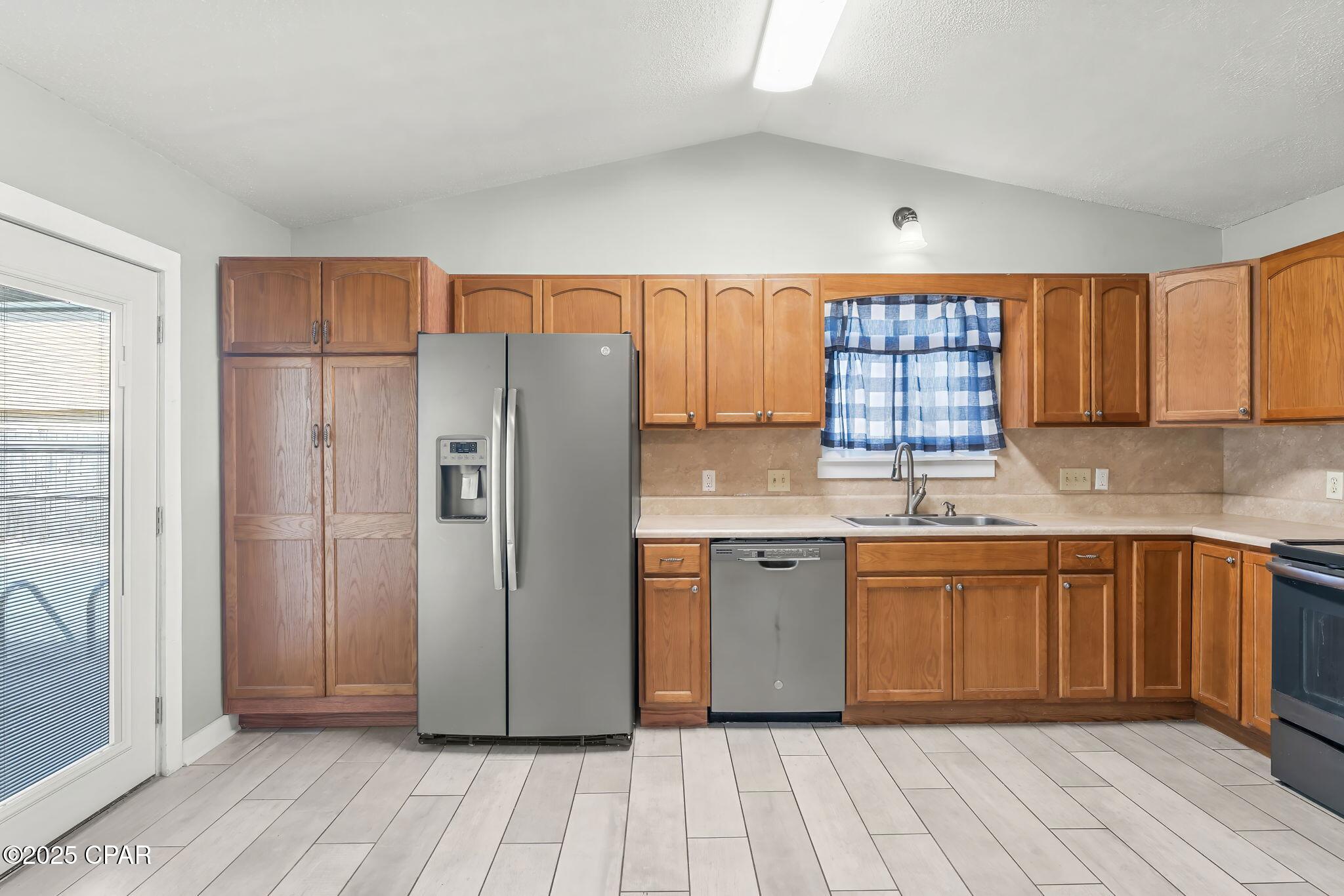 Shadow Bay Unt 3 & 4 - Residential