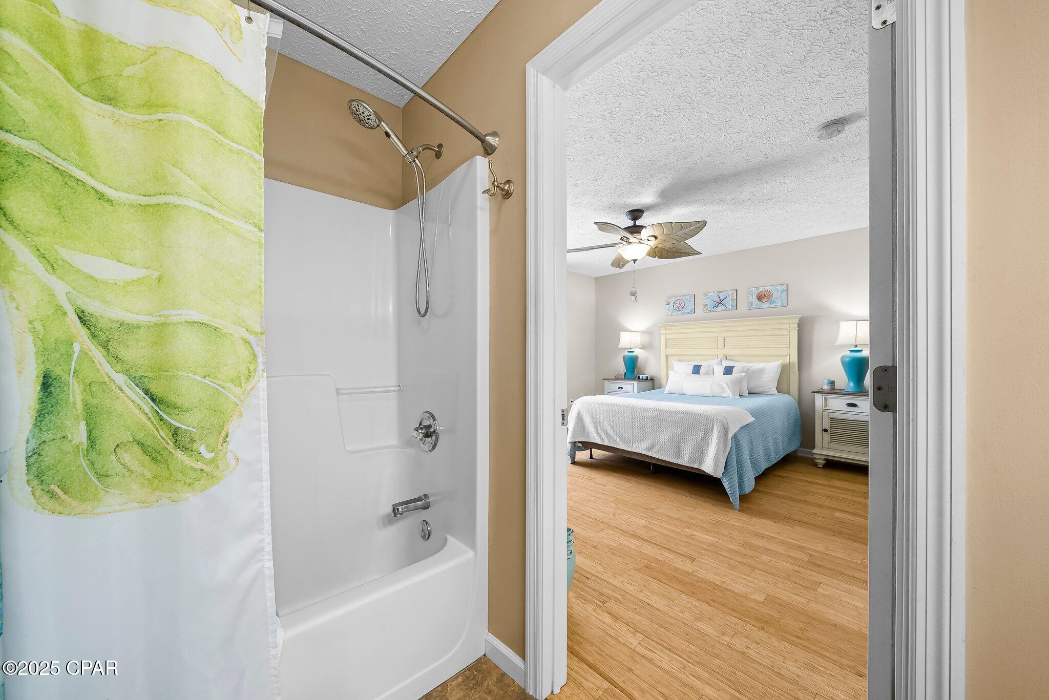 North Lagoon Oaks 7th Add - Residential