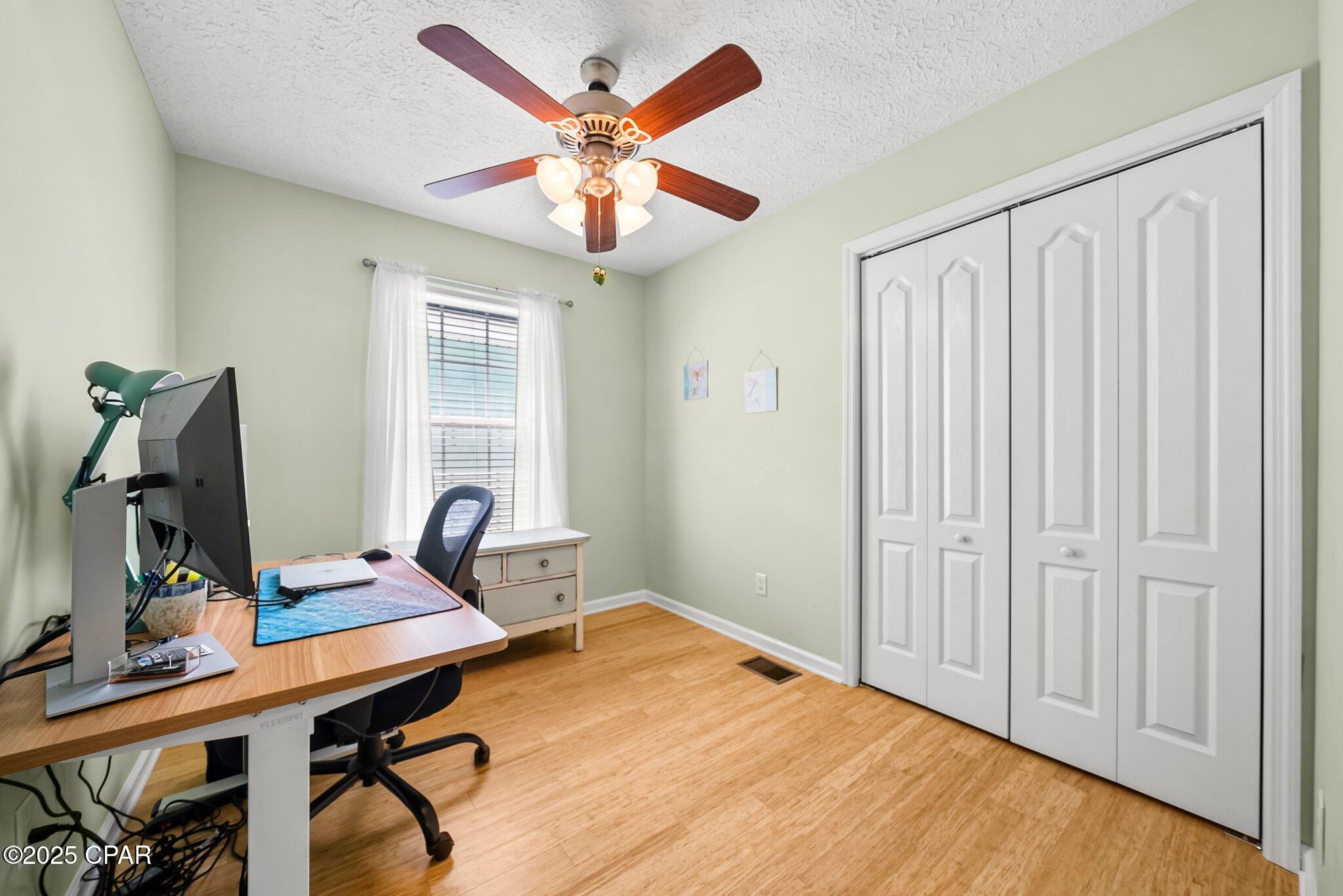 North Lagoon Oaks 7th Add - Residential