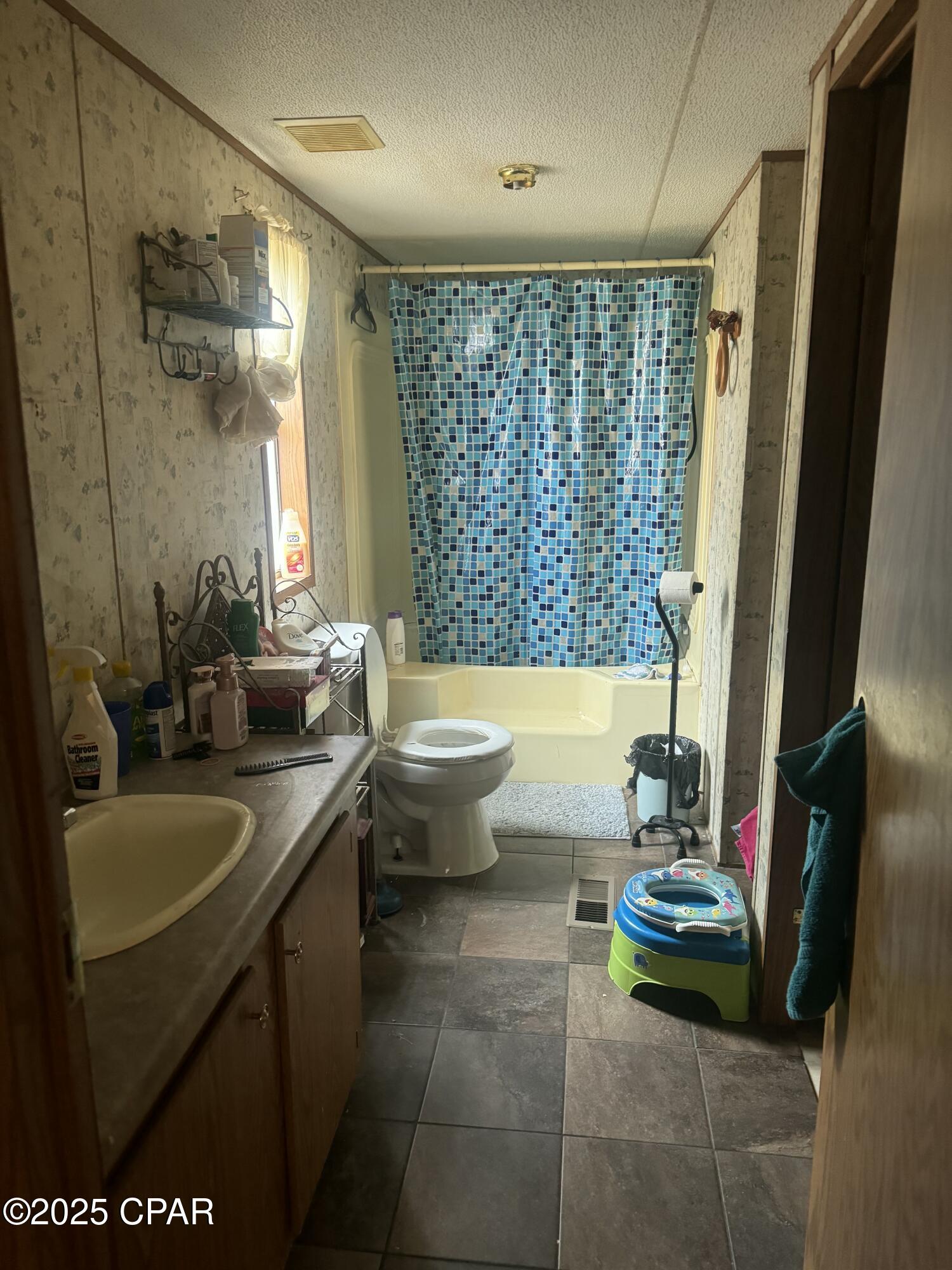 Panama City, Florida 32405, United States, 3 Bedrooms Bedrooms, ,2 BathroomsBathrooms,Residential,Pending,10984