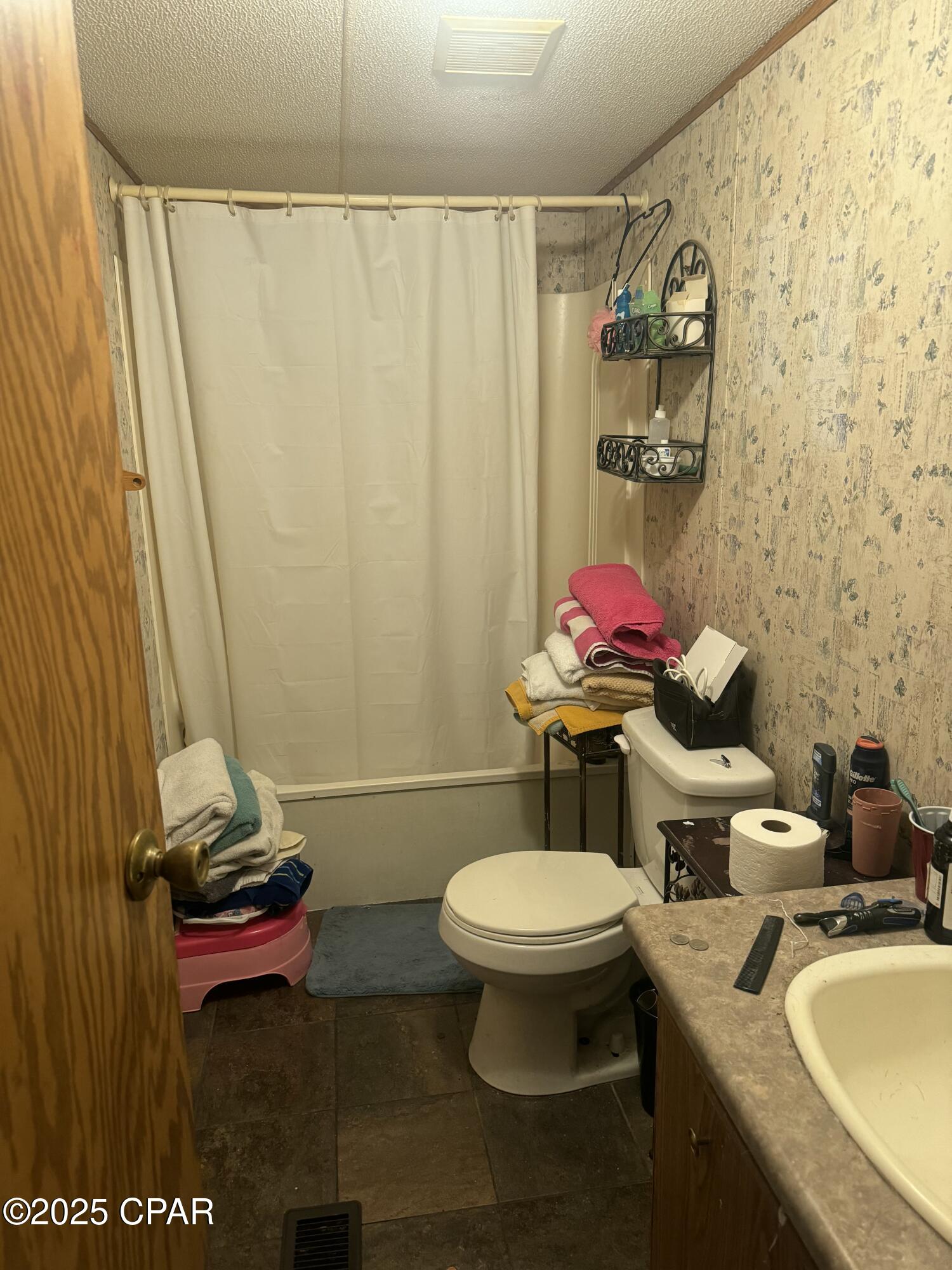 Panama City, Florida 32405, United States, 3 Bedrooms Bedrooms, ,2 BathroomsBathrooms,Residential,Pending,10984