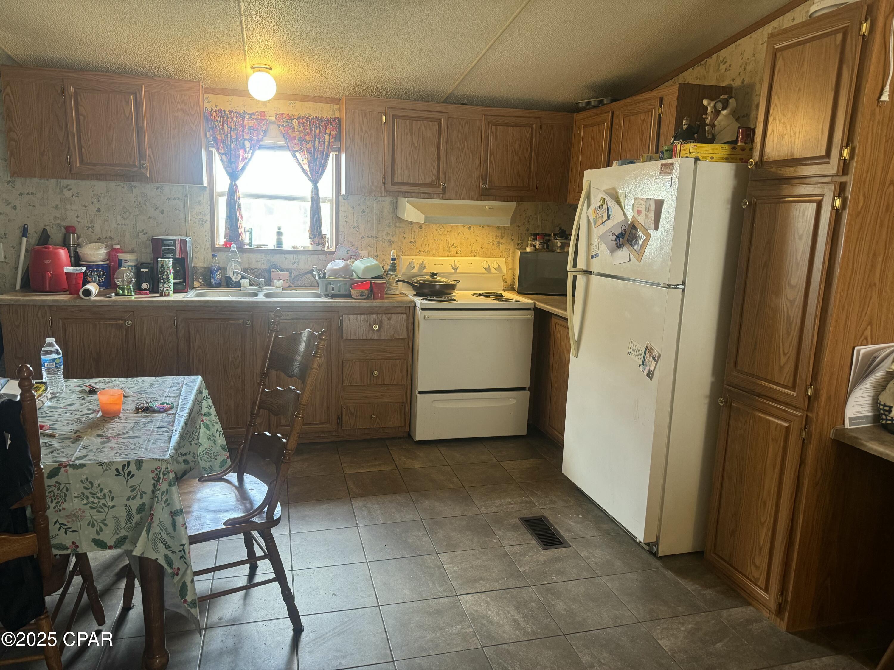 Panama City, Florida 32405, United States, 3 Bedrooms Bedrooms, ,2 BathroomsBathrooms,Residential,Pending,10984