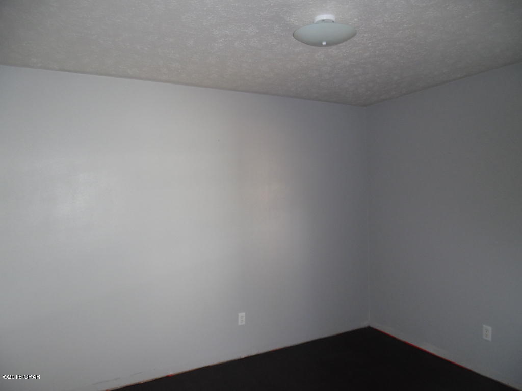 Pine Tree Place Unit 1 - Residential