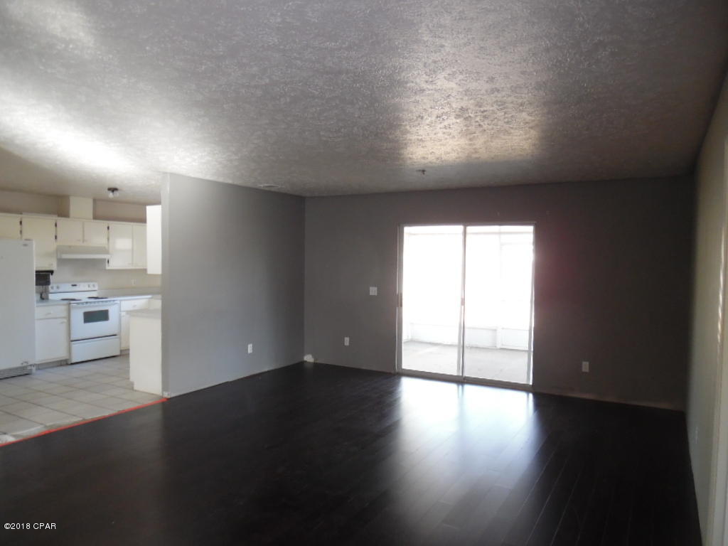 Pine Tree Place Unit 1 - Residential