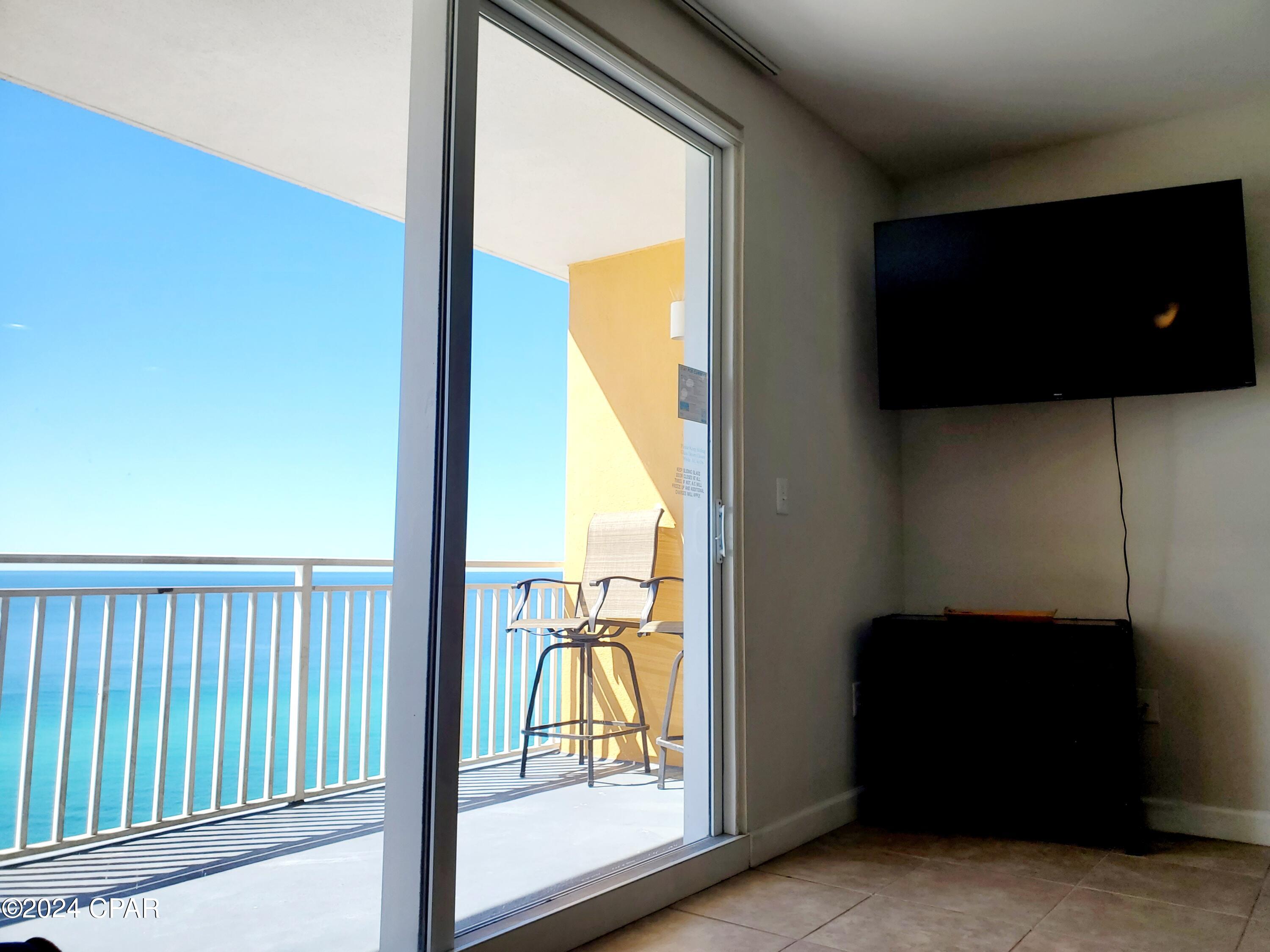 Splash Condo - Residential