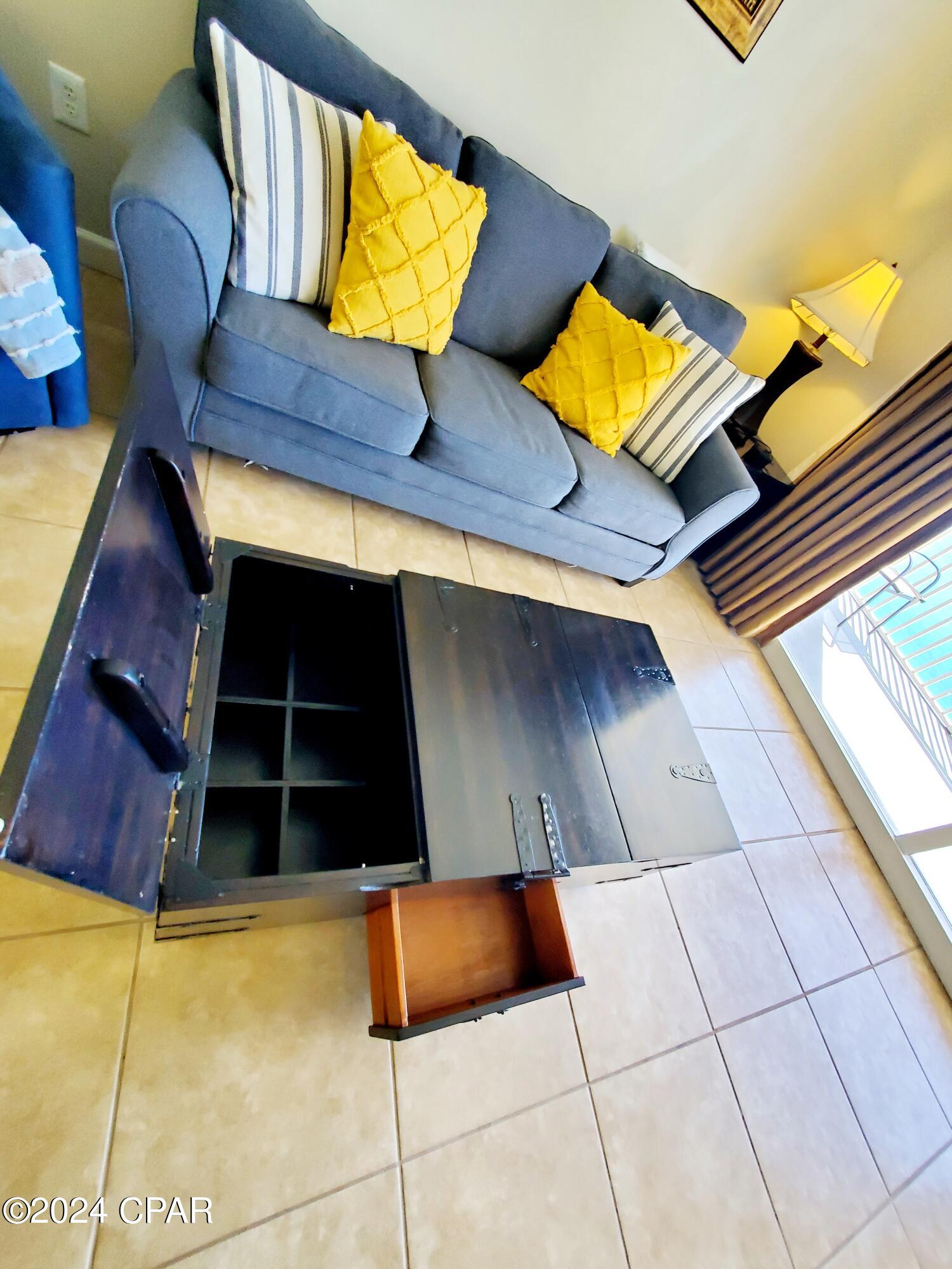 Splash Condo - Residential