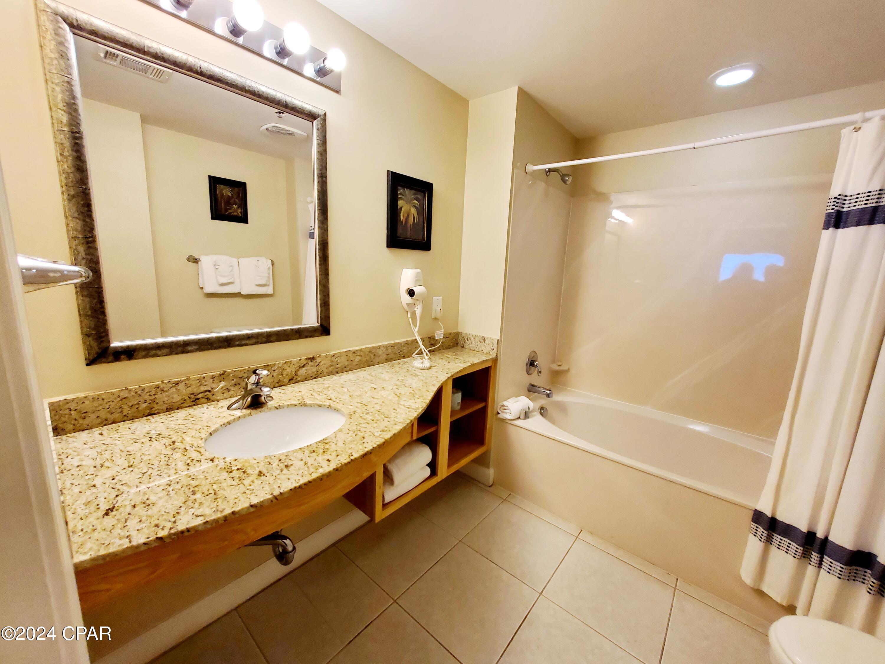 Splash Condo - Residential