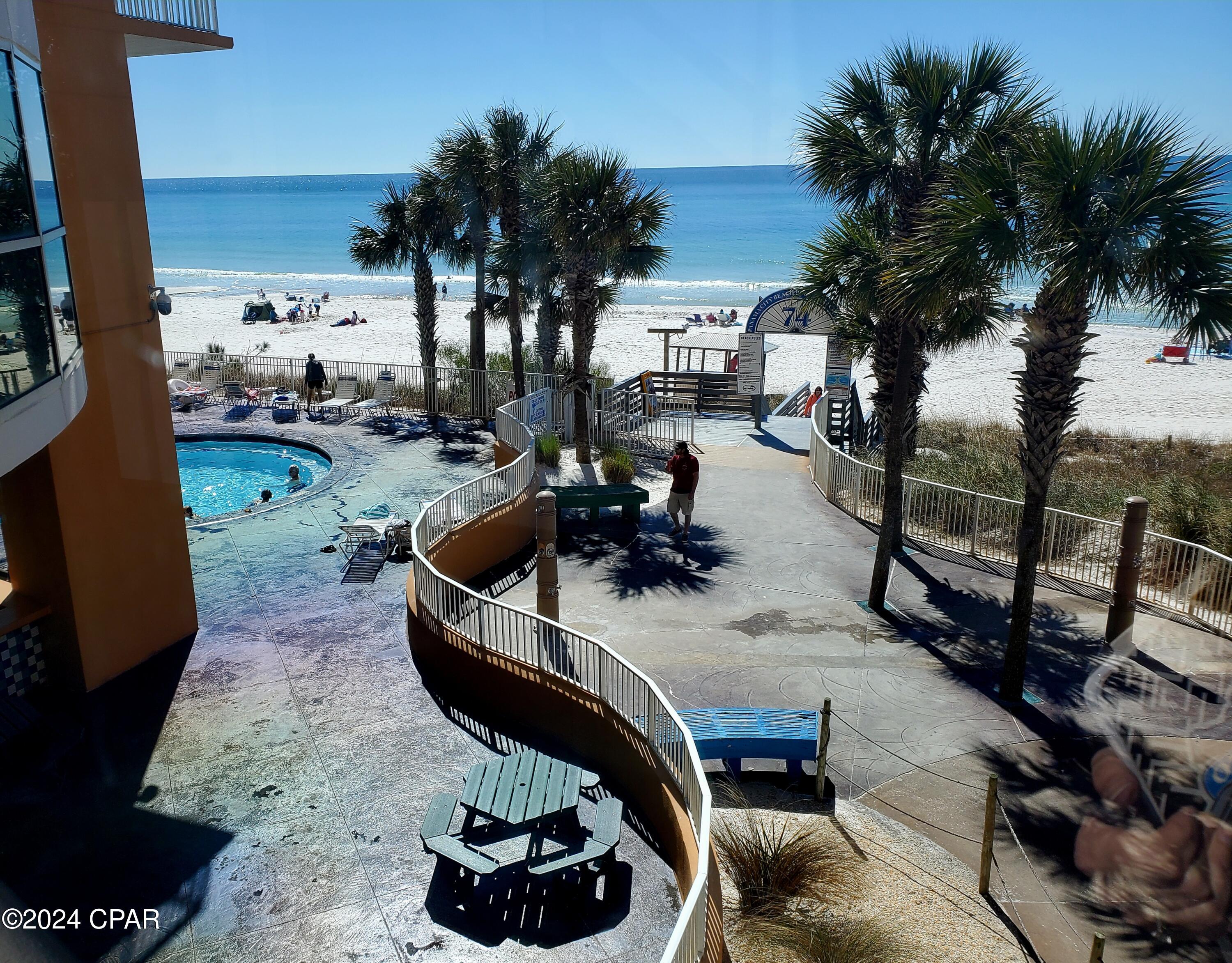 Splash Condo - Residential