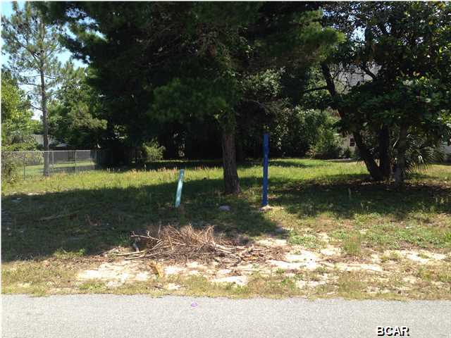 El Centro Beach - Land