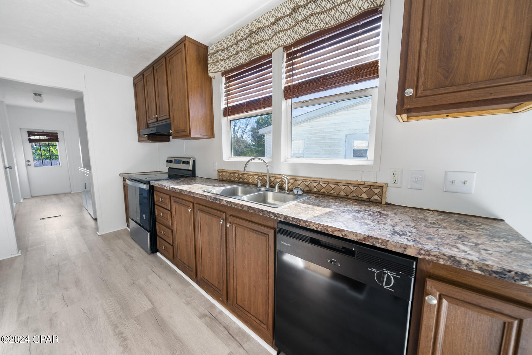 [No Recorded Subdiv] - Residential Lease