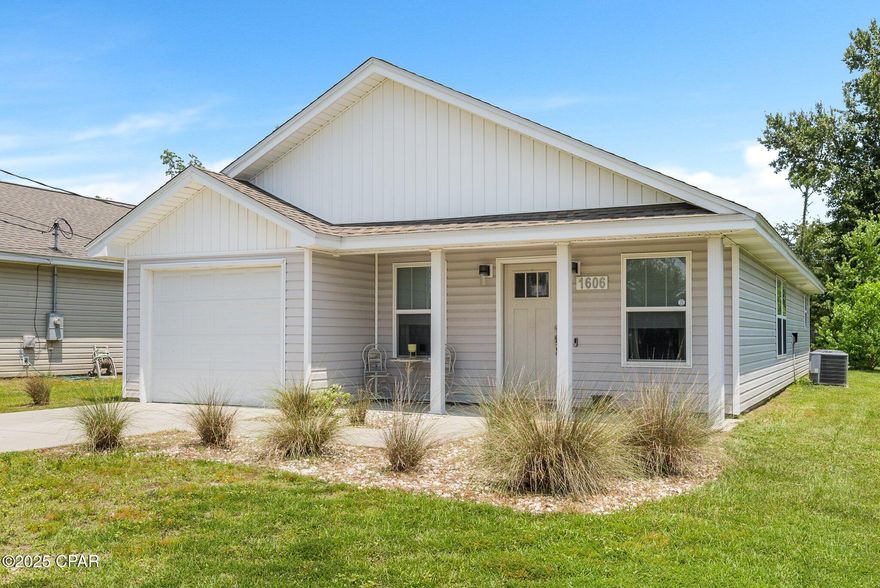 CURRENTLY UNDER CONTRACT, SELLER WILL CONSIDER BACKUP OFFERS..........Discover your ideal home in this charming 3-bedroom, 2-bathroom residence that harmonizes comfort, practicality, and urban convenience. Perfect for families, first-time buyers, or investors, this home welcomes you with an open-concept layout blending living and dining areas, creating a cozy environment perfect for gatherings or relaxation. The master bedroom includes a private en-suite bath and a spacious walk-in closet, ensuring tranquility and ample storage. With two additional comfortable bedrooms and a full bath, there's plenty of room for family or guests. A security system and Ring doorbell provide added peace of mind, while the attached single-car garage offers secure parking and extra storage. Designed with modern amenities and a warm ambiance, this home offers everything you need for a balanced lifestyle. Don't miss the opportunity to make it yours​​‌​​​​‌​‌​​​​‌​​‌​​​​‌‌ today!