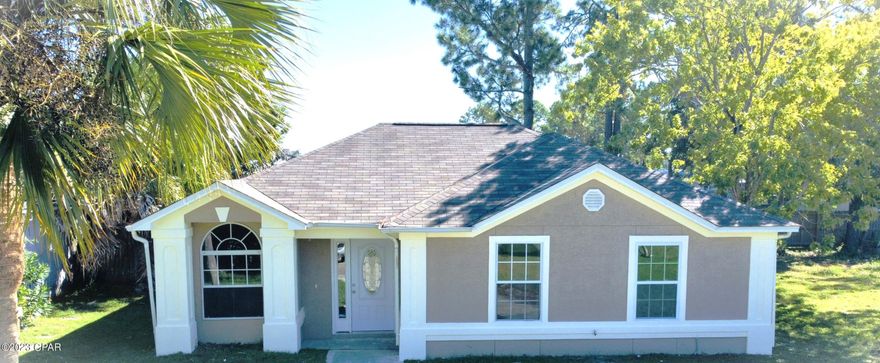 GORGEOUS COMPLETE REMODEL 3 BEDROOMS 2 BATHROOMS SINGLE FAMILY HOME ON OF CUL-DE-SAC FEATURES NEW LAMINATED WATER PROOF FLOORING(20YR WARRANTY BY MANUFACTURE), INCLUSIVE 6'' WIDE BASEBOARDS, BRAND NEW STAINLESS STEEL KITCHEN APPLIANCES, FRESHY PAINTED, NEW KITCHEN CABINETS WITH COREAN COUNTER TOP AND FULL BACKSPLASH, NEW BATHROOM VANITIES, FULLY TILED SHOWERS A COMPLETE TOTAL REMODEL ON THIS PROPERTY, FIRELACE FOR THE WINTER WEATHER AND LARGE PATIO, LOCATED MINUTES FROM THE BEACH, MAKE THIS YOUR PERMINANT BEACH HOUSE IN THE AMAZAING PANAMA CITY GULF BEACHES, JUST OFF ALLISON BY THE ZOO, PIER PARK, PUBLIX, HOME DEPOT AND MANY RESTAURANTS.