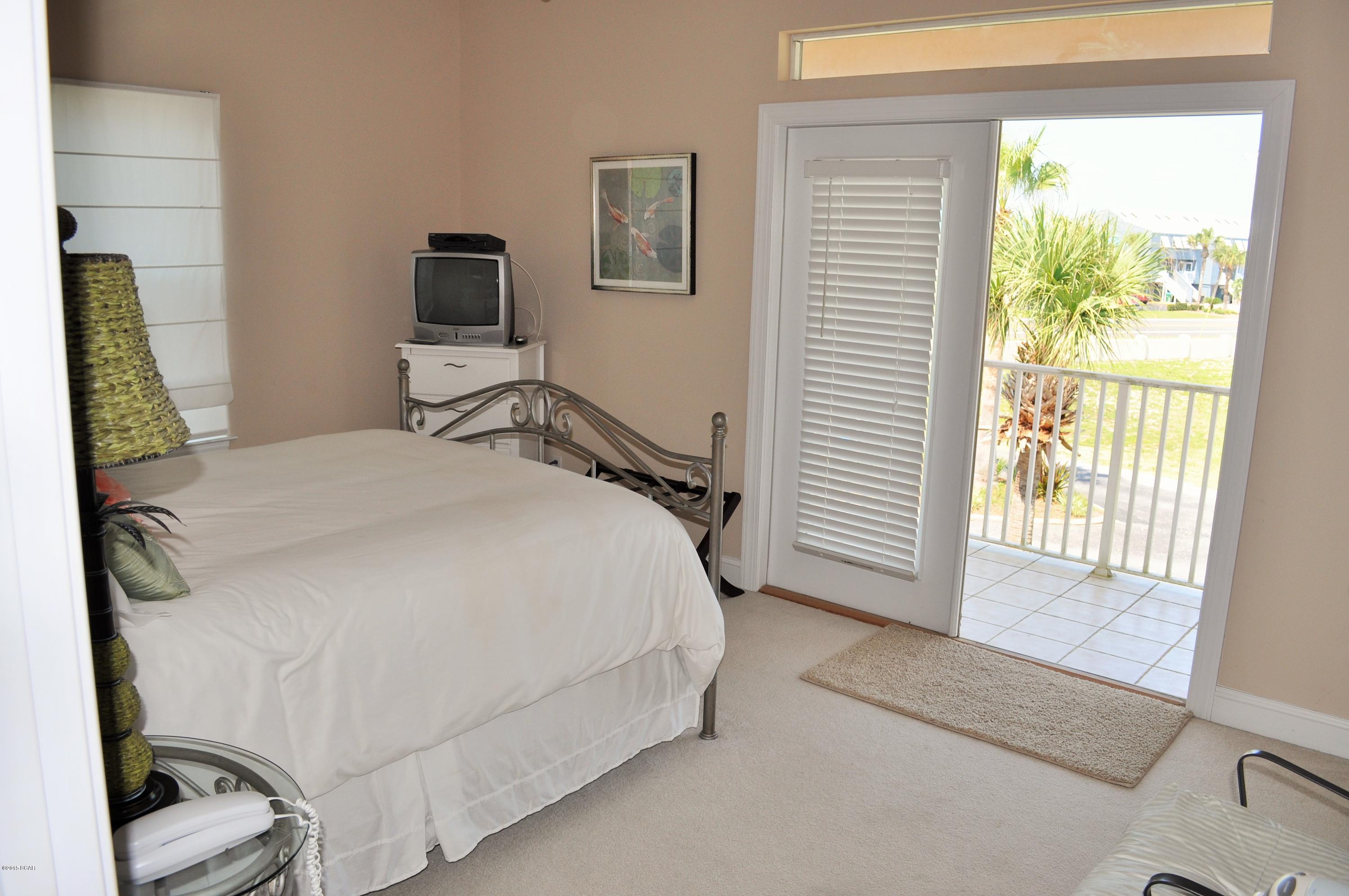 Jamaican Lake Condos - Residential