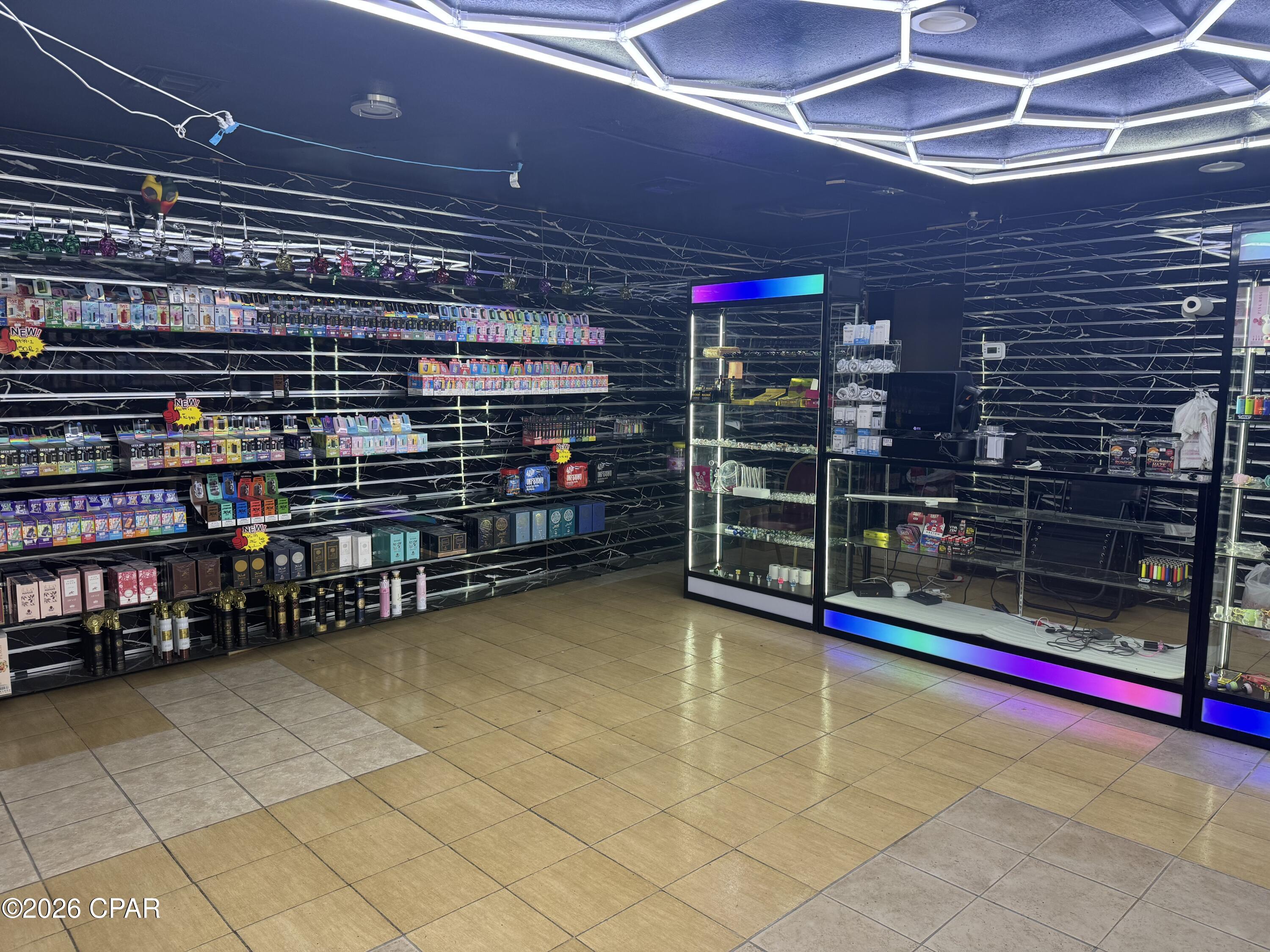 [No Recorded Subdiv] - Commercial Sale