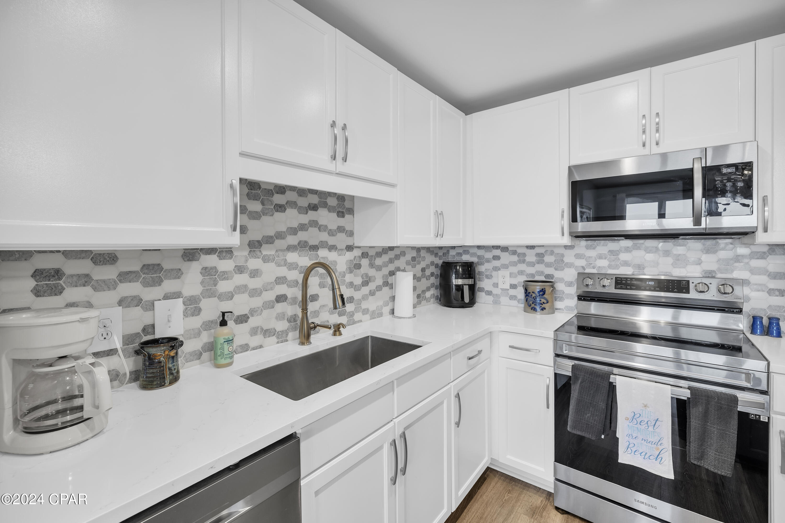 Laketown Wharf - Residential