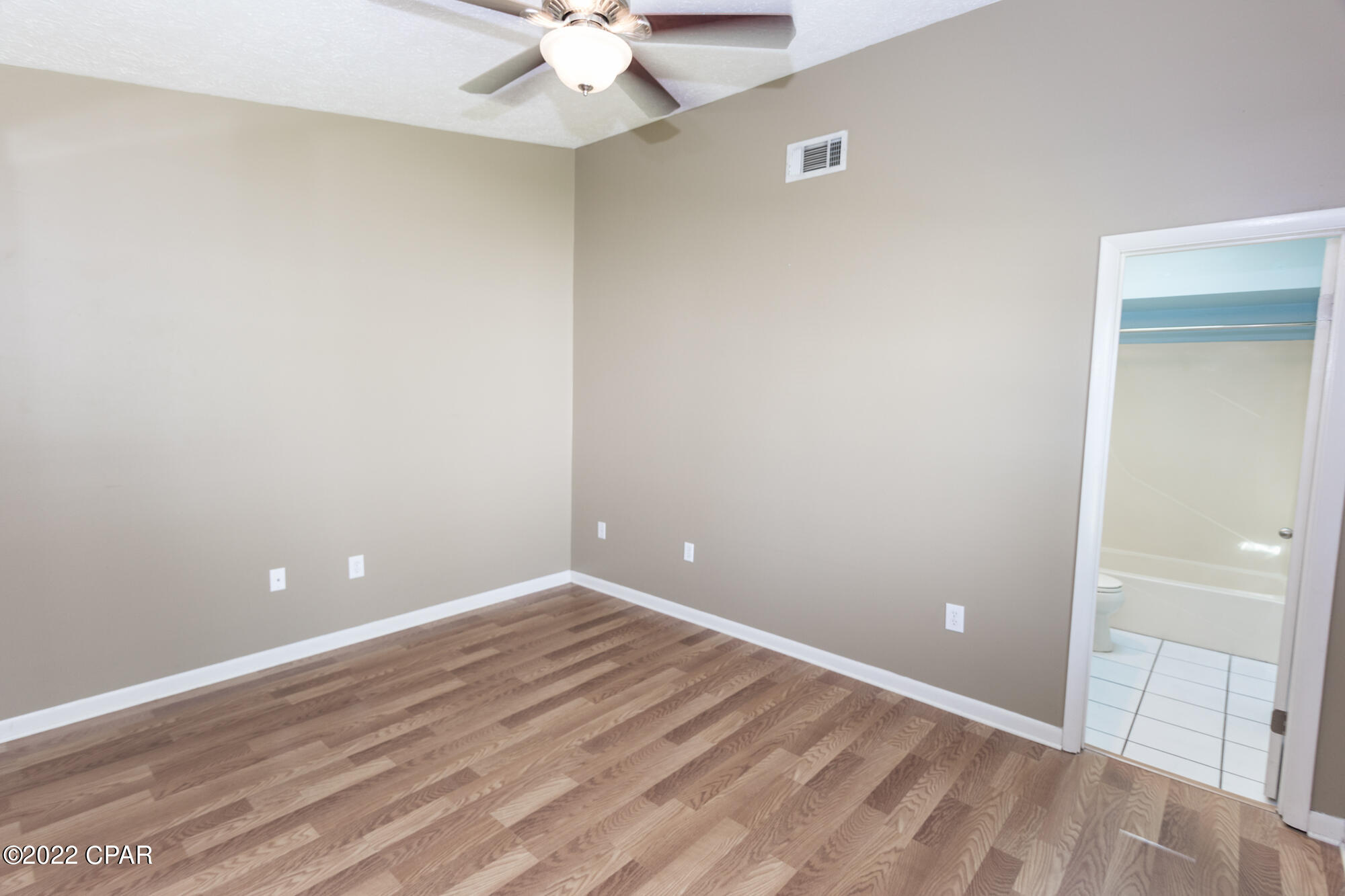 Shadow Bay Unt 3 & 4 - Residential