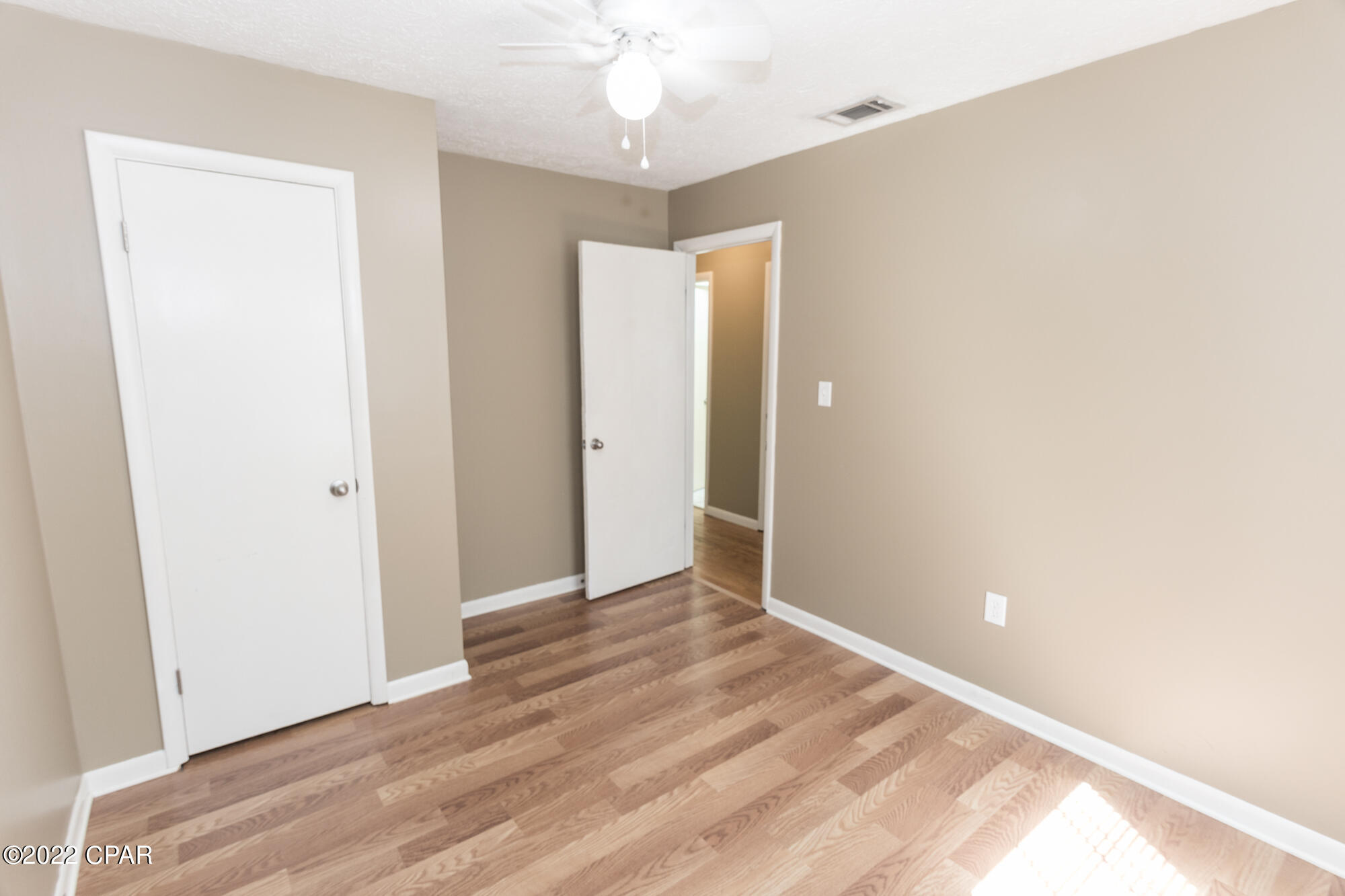 Shadow Bay Unt 3 & 4 - Residential