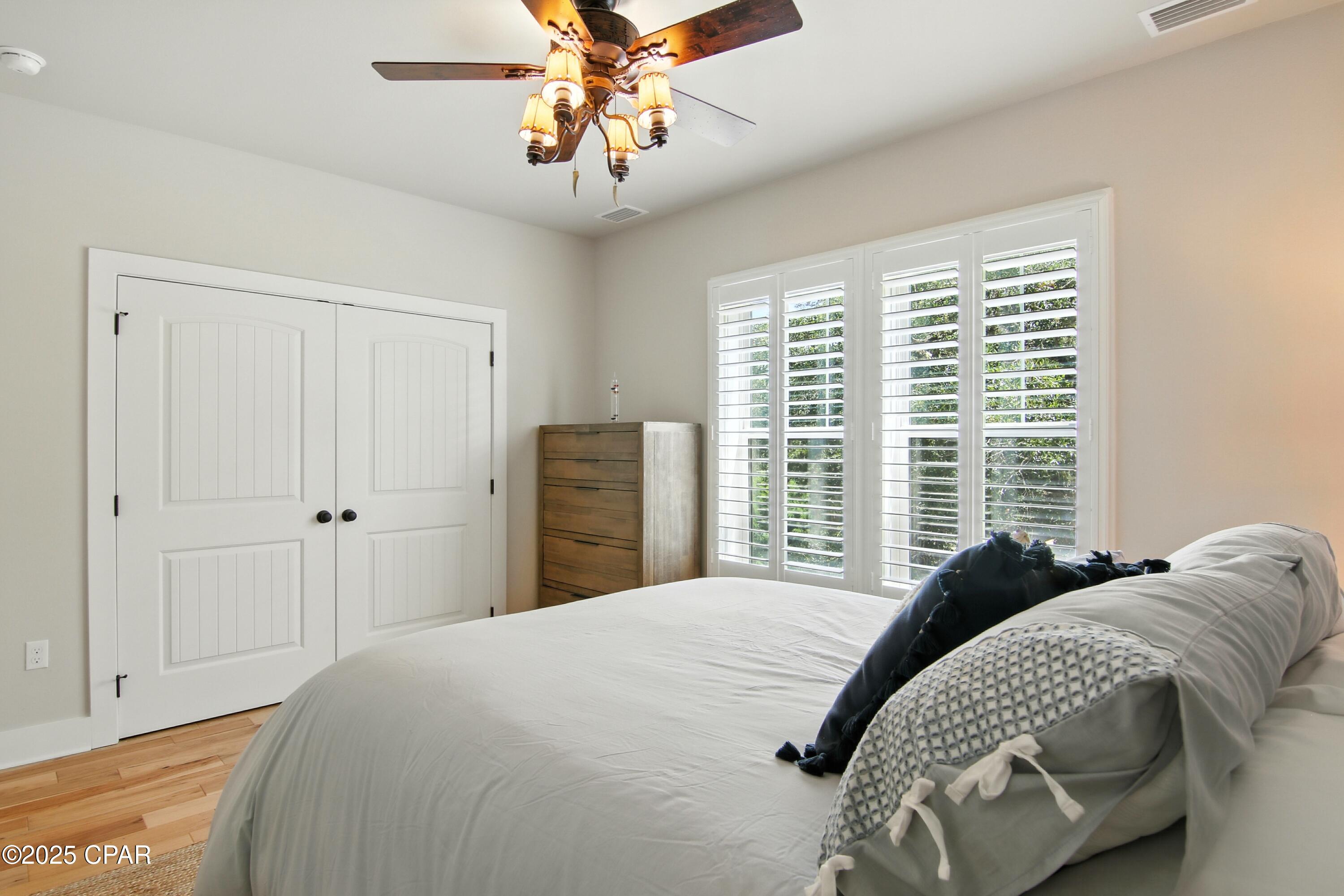 Twin Oaks 1st Add - Residential