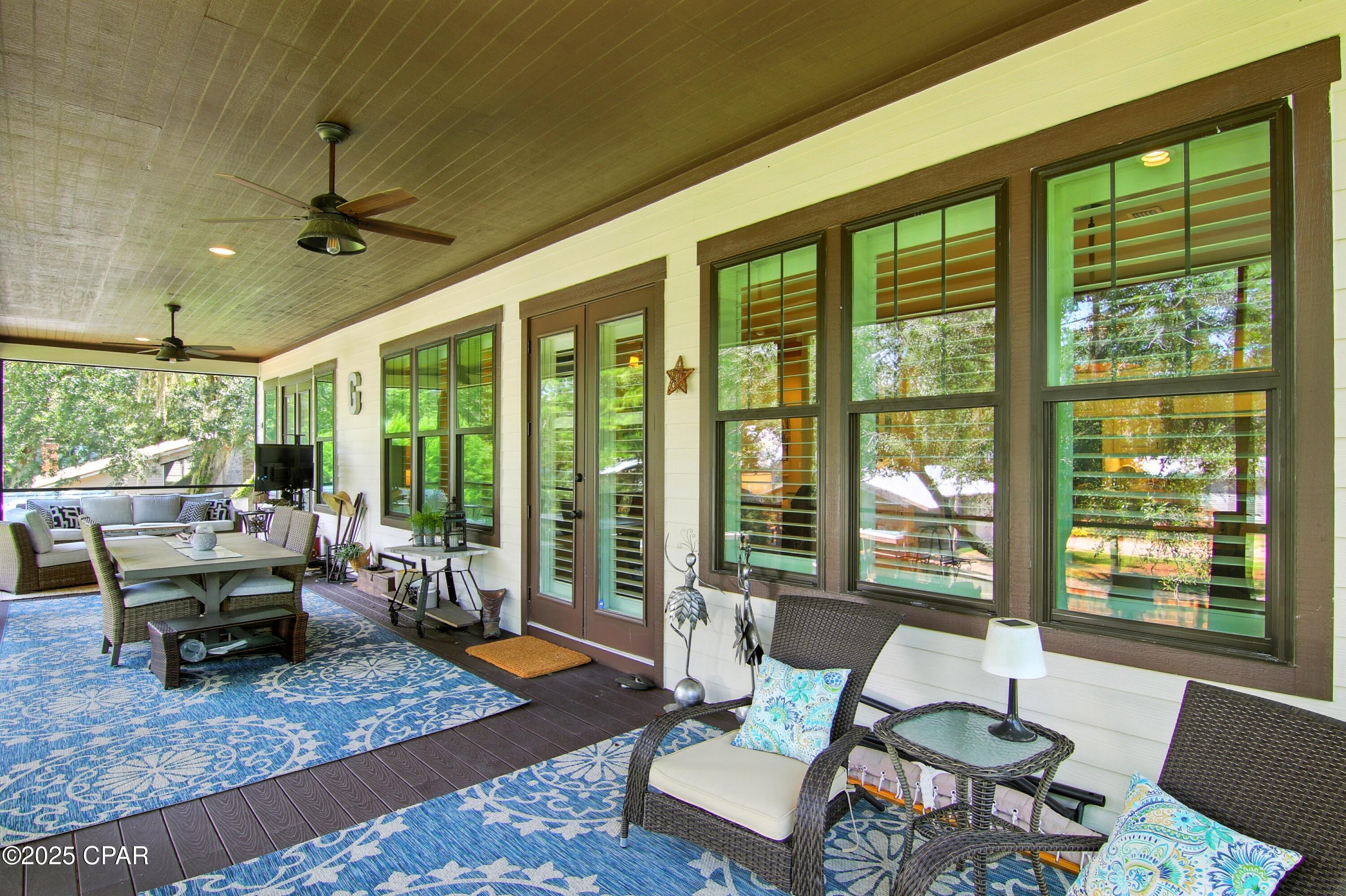 Twin Oaks 1st Add - Residential