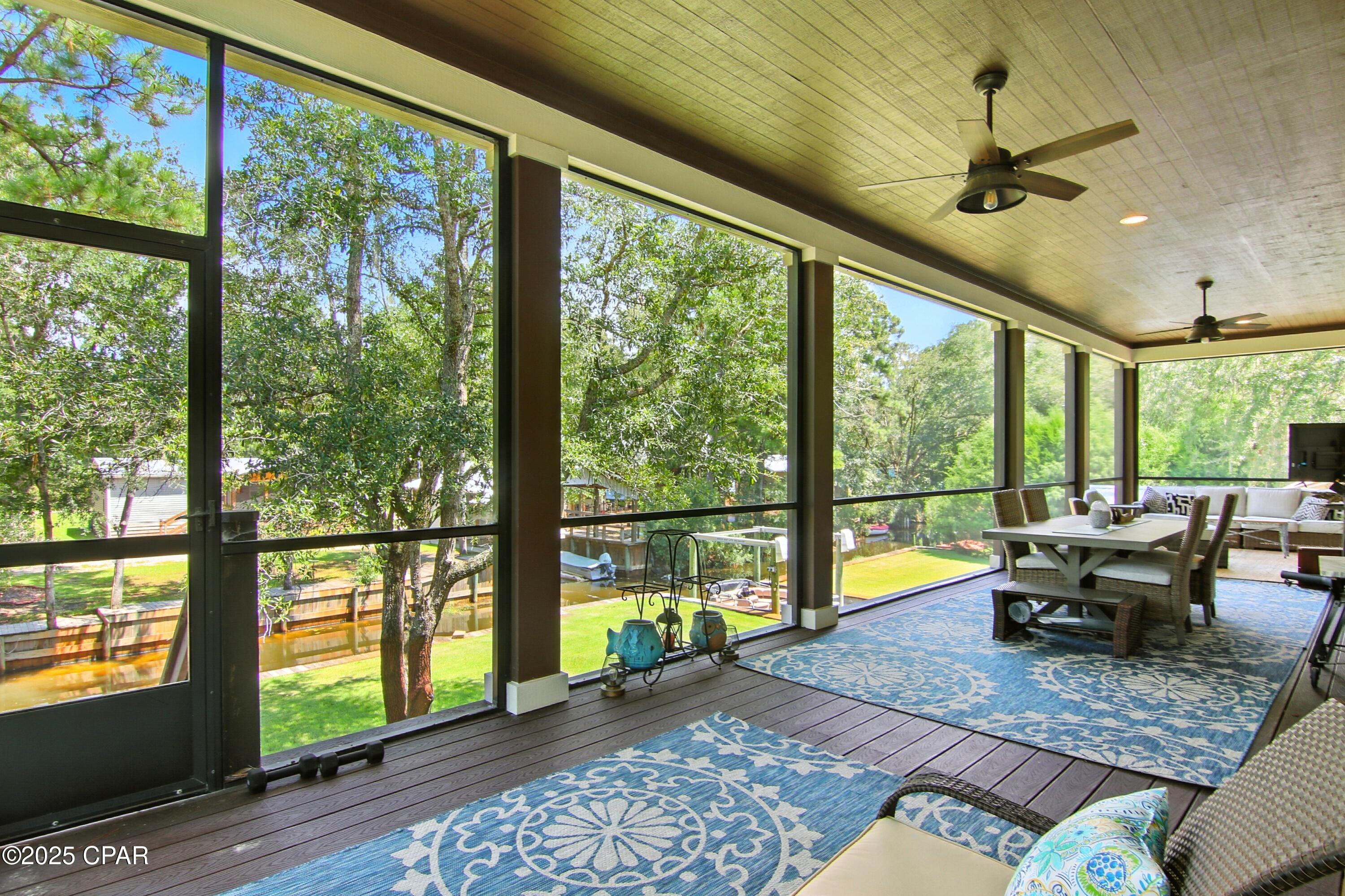 Twin Oaks 1st Add - Residential