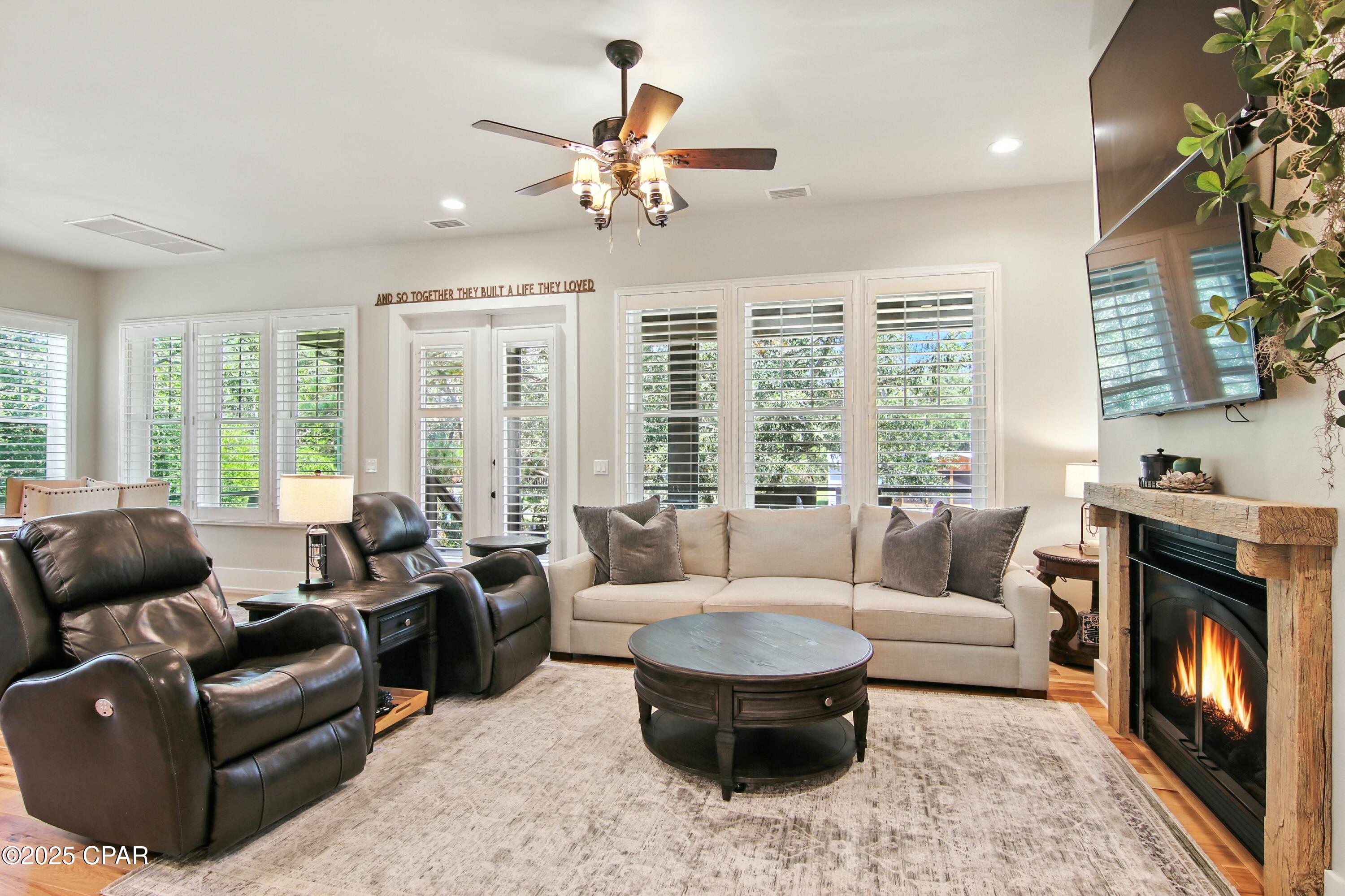 Twin Oaks 1st Add - Residential