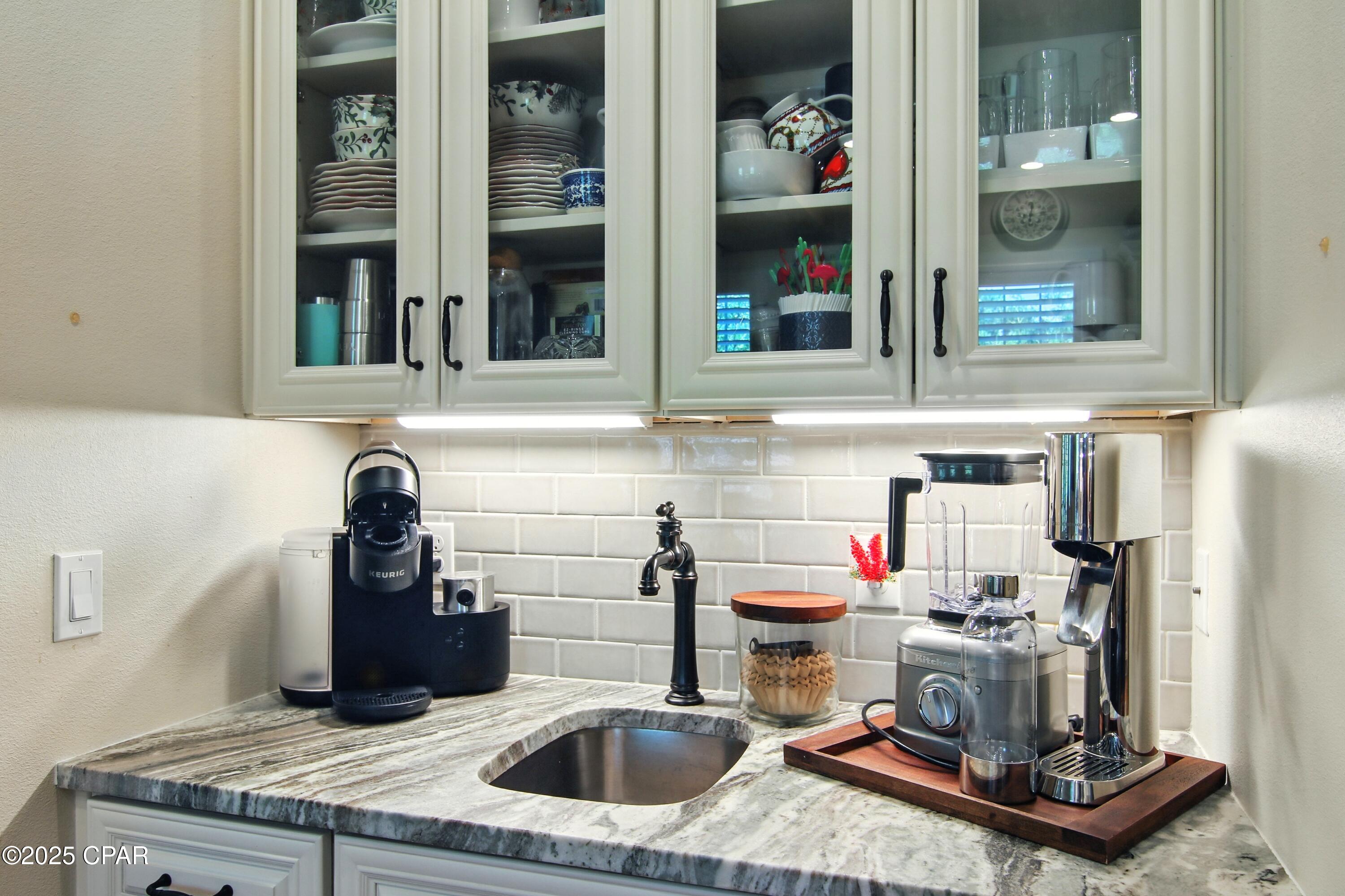 Twin Oaks 1st Add - Residential