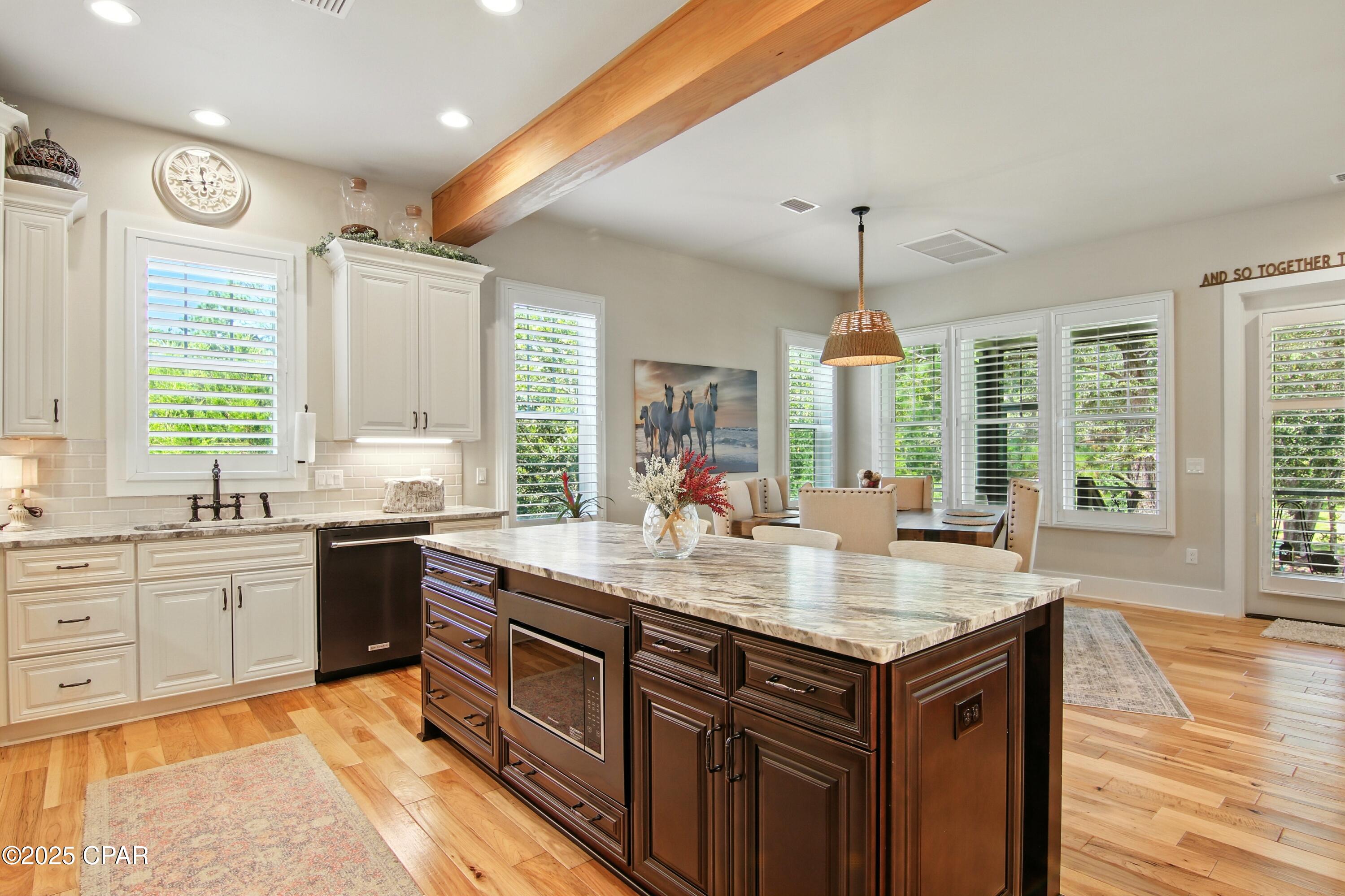 Twin Oaks 1st Add - Residential