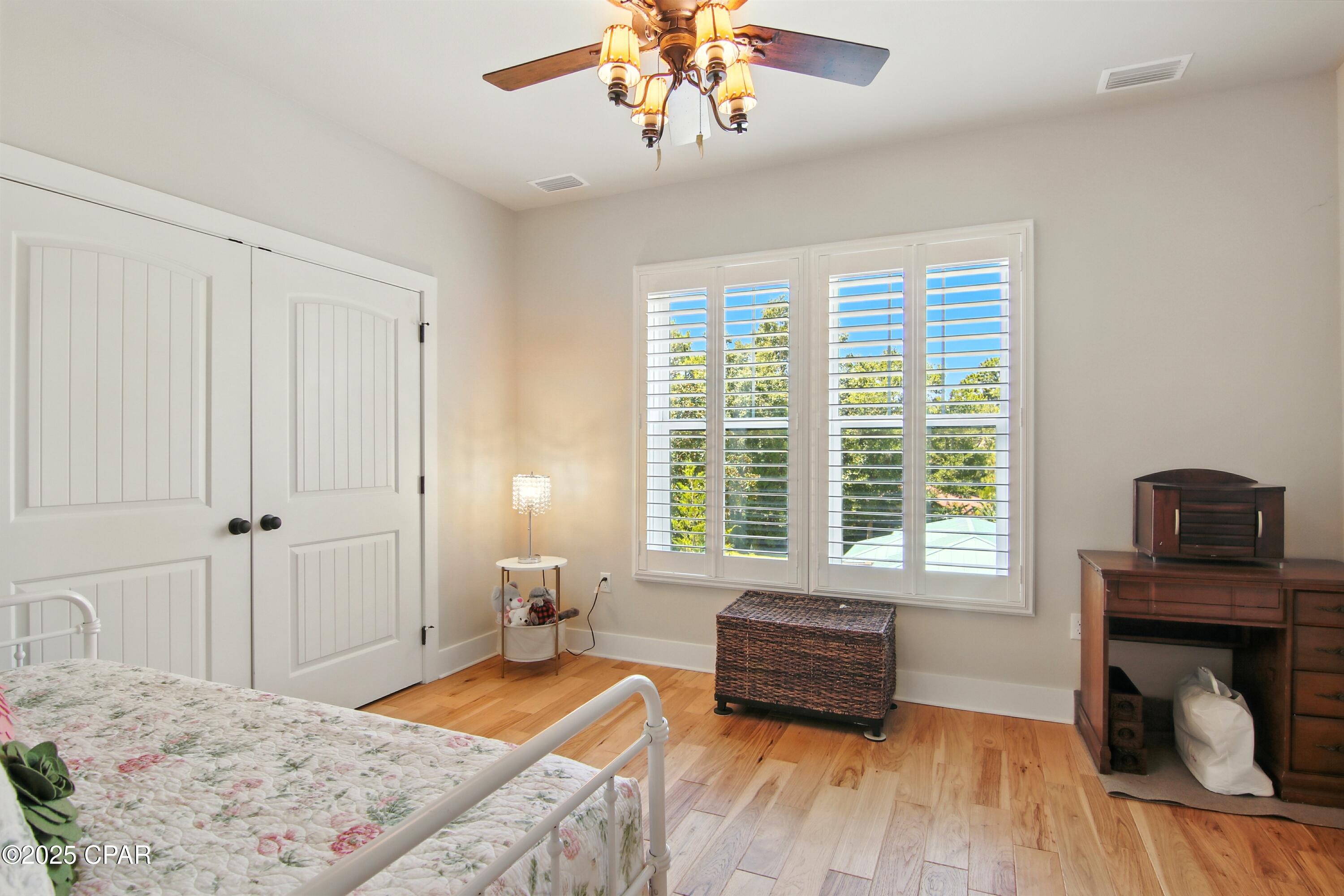 Twin Oaks 1st Add - Residential