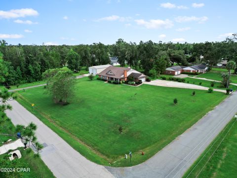 A home in Blountstown