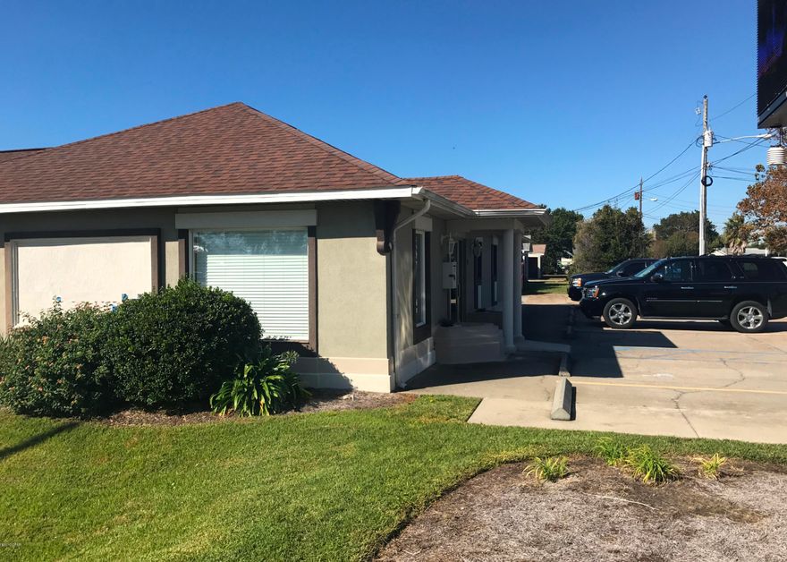 10 offices, 2 restrooms, open work areas, break room, reception area, equipment room and several storage areas. Has large storage area with separate entry. Property includes Lamar billboard that generates approximately $400 a month, Lamar would like to sign a long term lease.Seller is a licensed real estate agent.