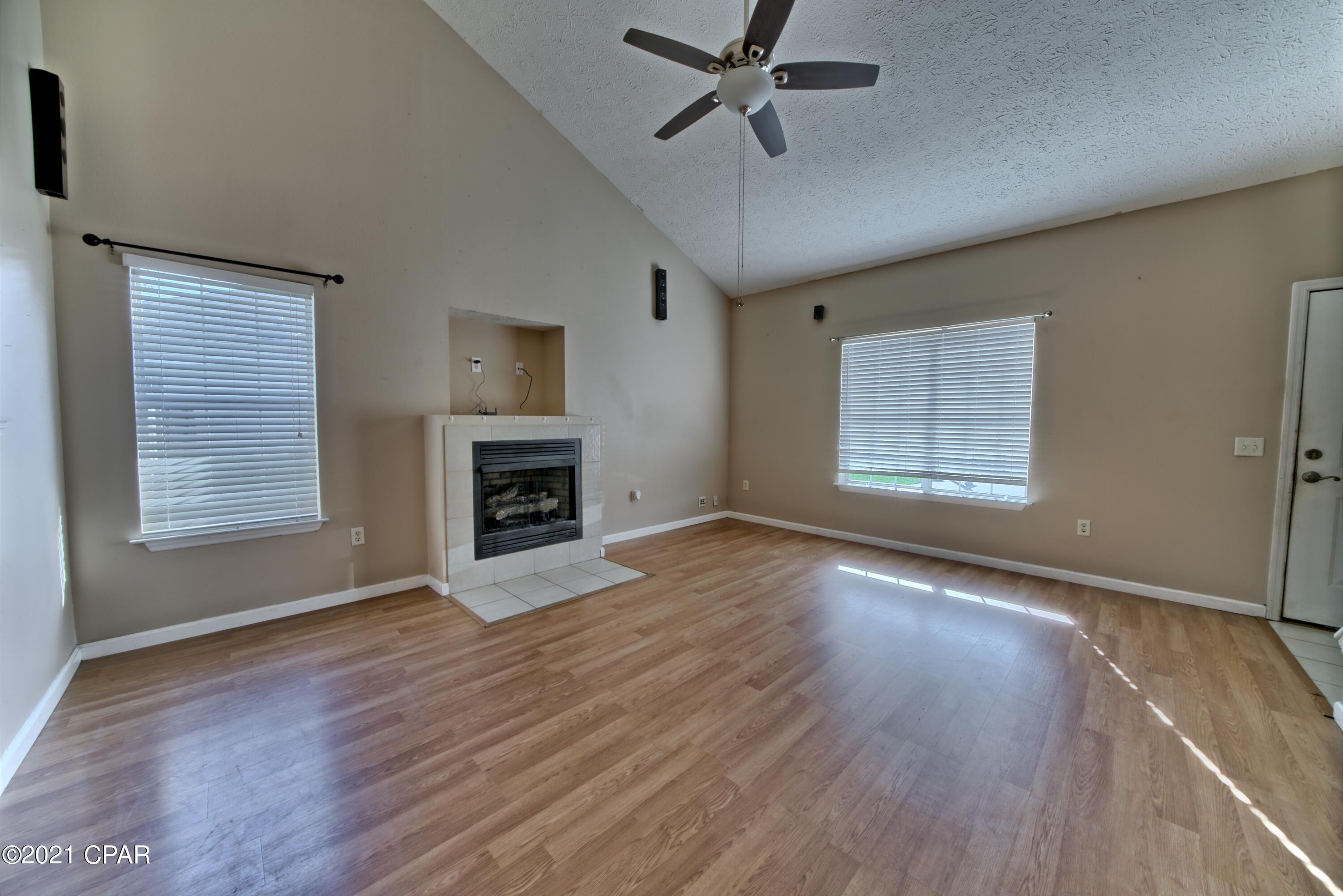 Summer Lace - Residential