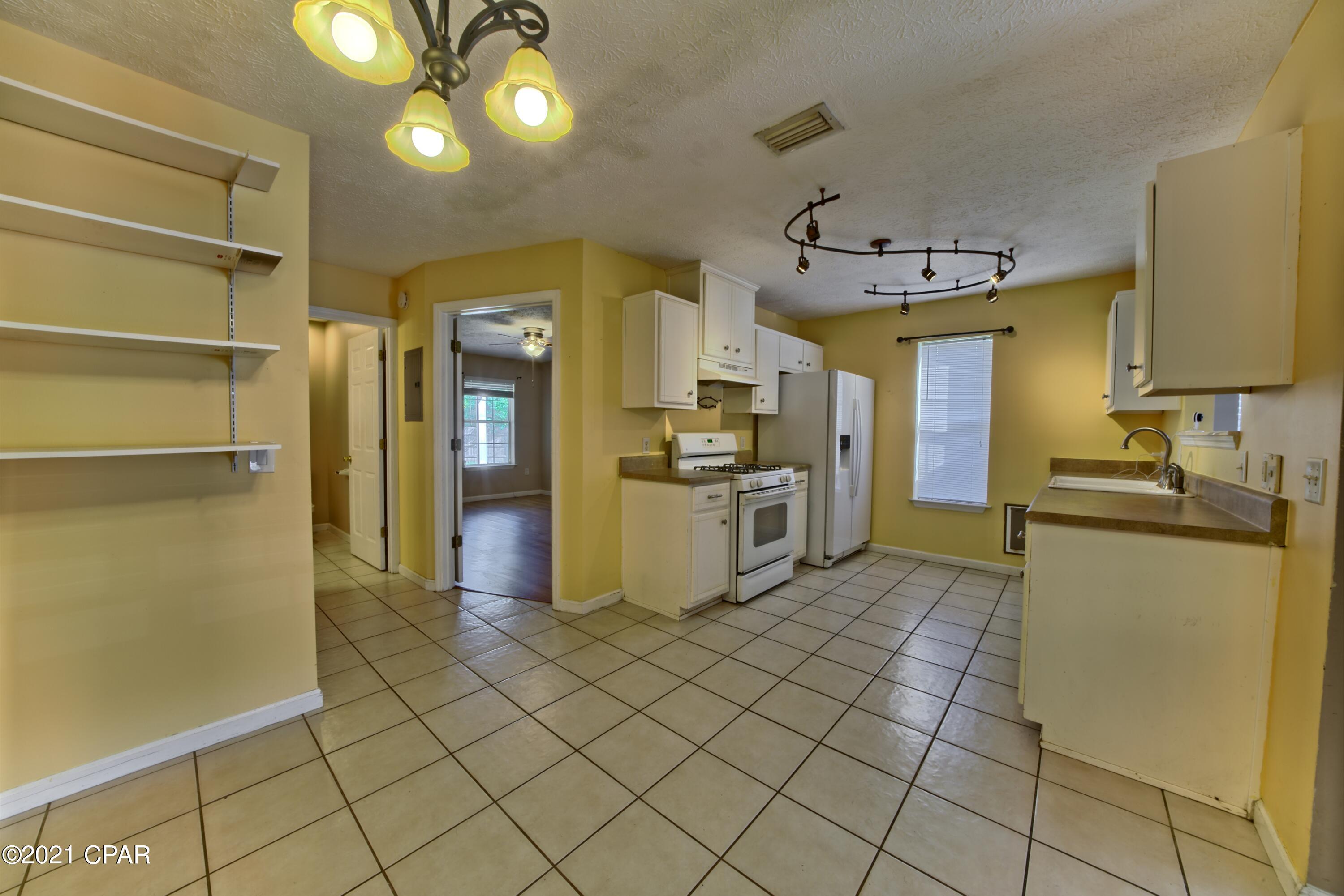 Summer Lace - Residential