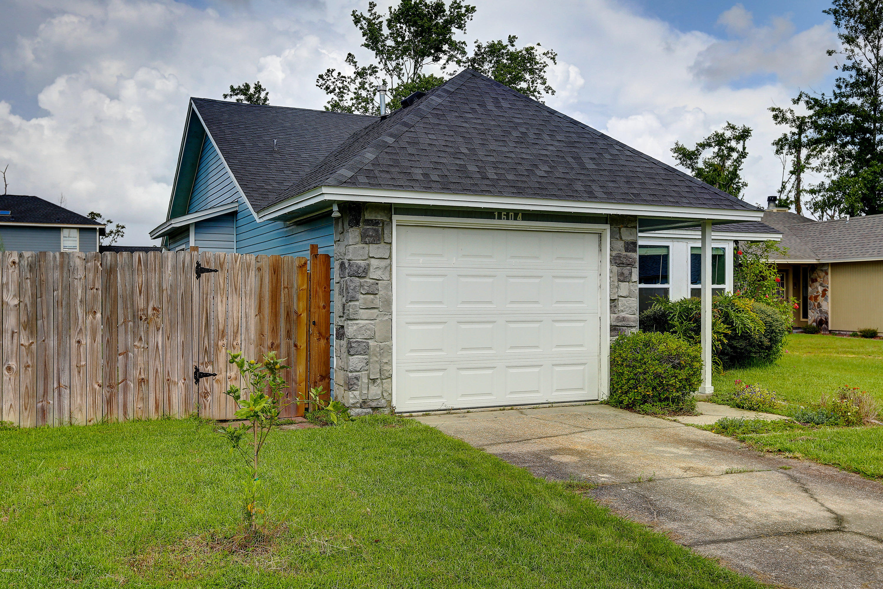 [No Recorded Subdiv] - Residential