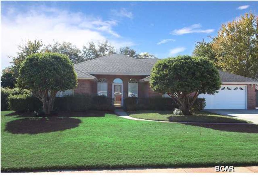 YOU HAVE TO SEE THIS HOUSE BEFORE YOU MAKE UP YOUR MINDS!!!___This is a perfect family home for all the right reasons.___3B/2Ba Split plan for parental privacy!!! :-)___Master Suite features a large bedroom and very spacious master bath. Separate His and Hers vanities; separate walk-in shower with glass enclosure; large jetted tub with platform surround. Did we mention the Granite tops and all tile floors?? Monster walk-in closet!!!___The kids rooms on the other end of the home with a large hall bath. Walk-in closets in each bedroom.___ Separate Dining Room with beautiful chandelier.___ A large Gorgeous kitchen with Granite counters, Classic white cabinets and appliances overlooks the Large family room, which features a wood-burning fireplace with flanking windows; and also overlooks