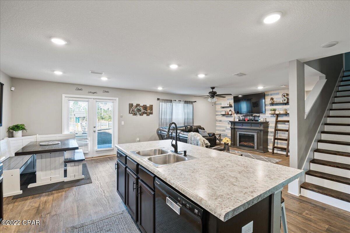 Fanning Bayou - Residential