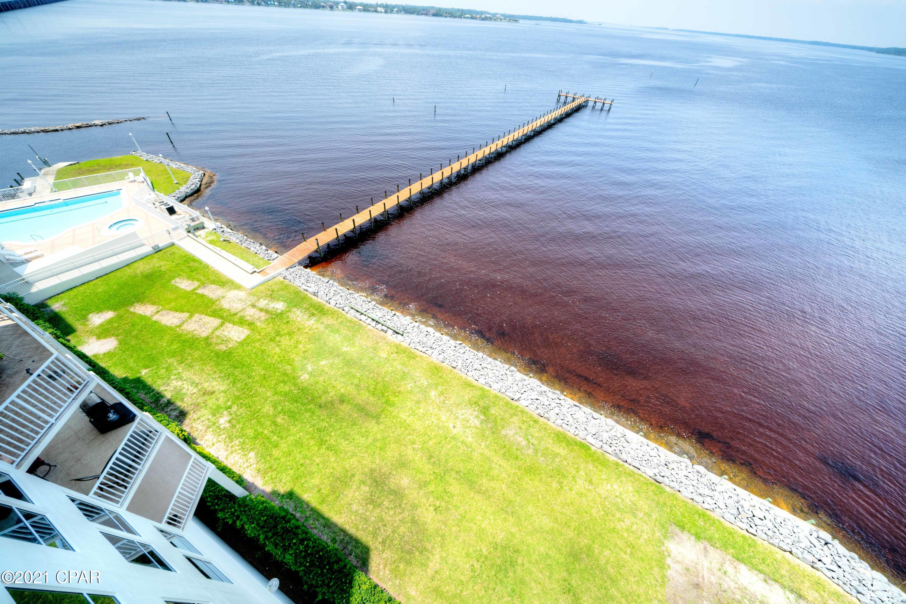 Marina Bay Condo - Residential