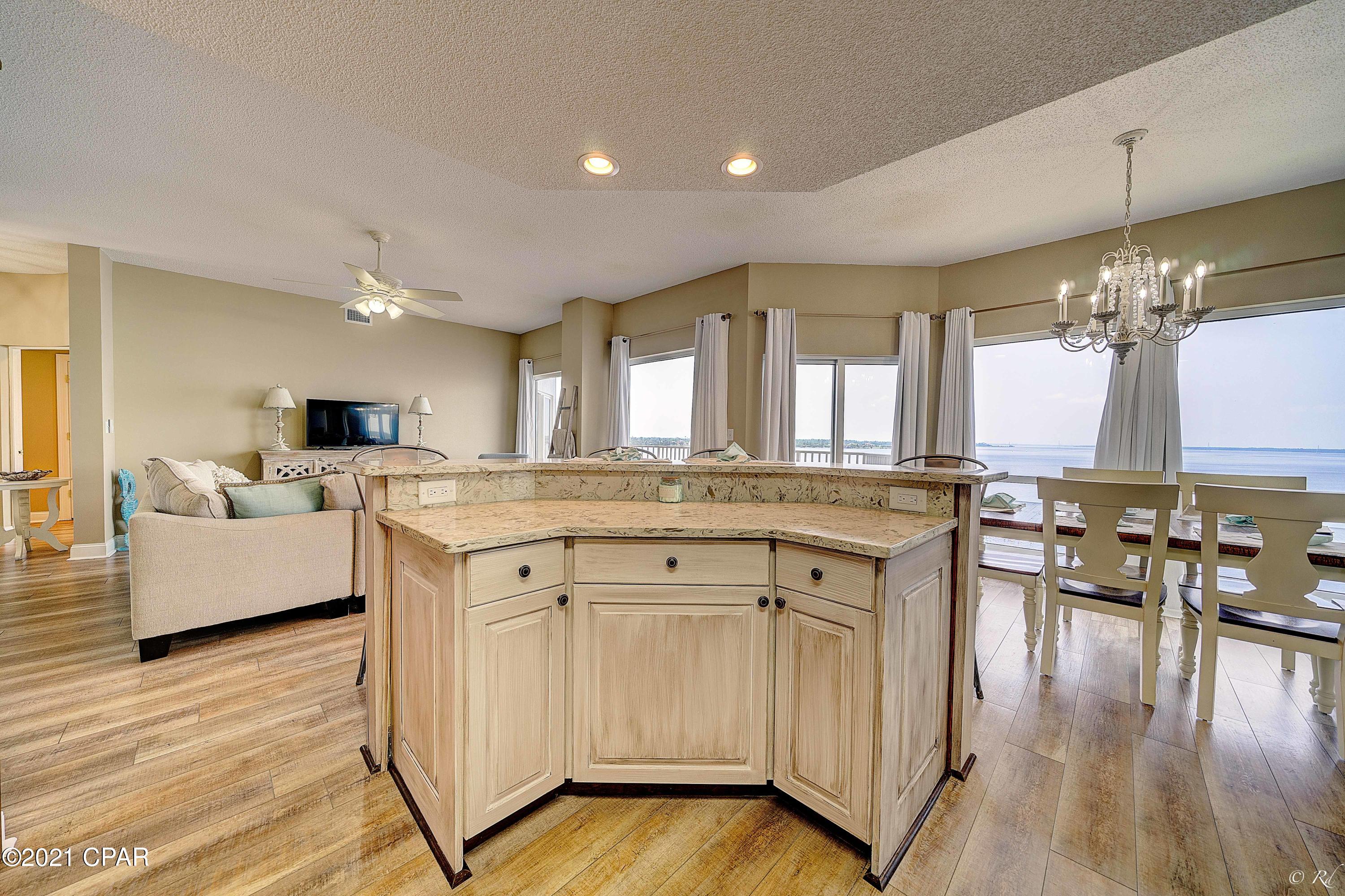 Marina Bay Condo - Residential