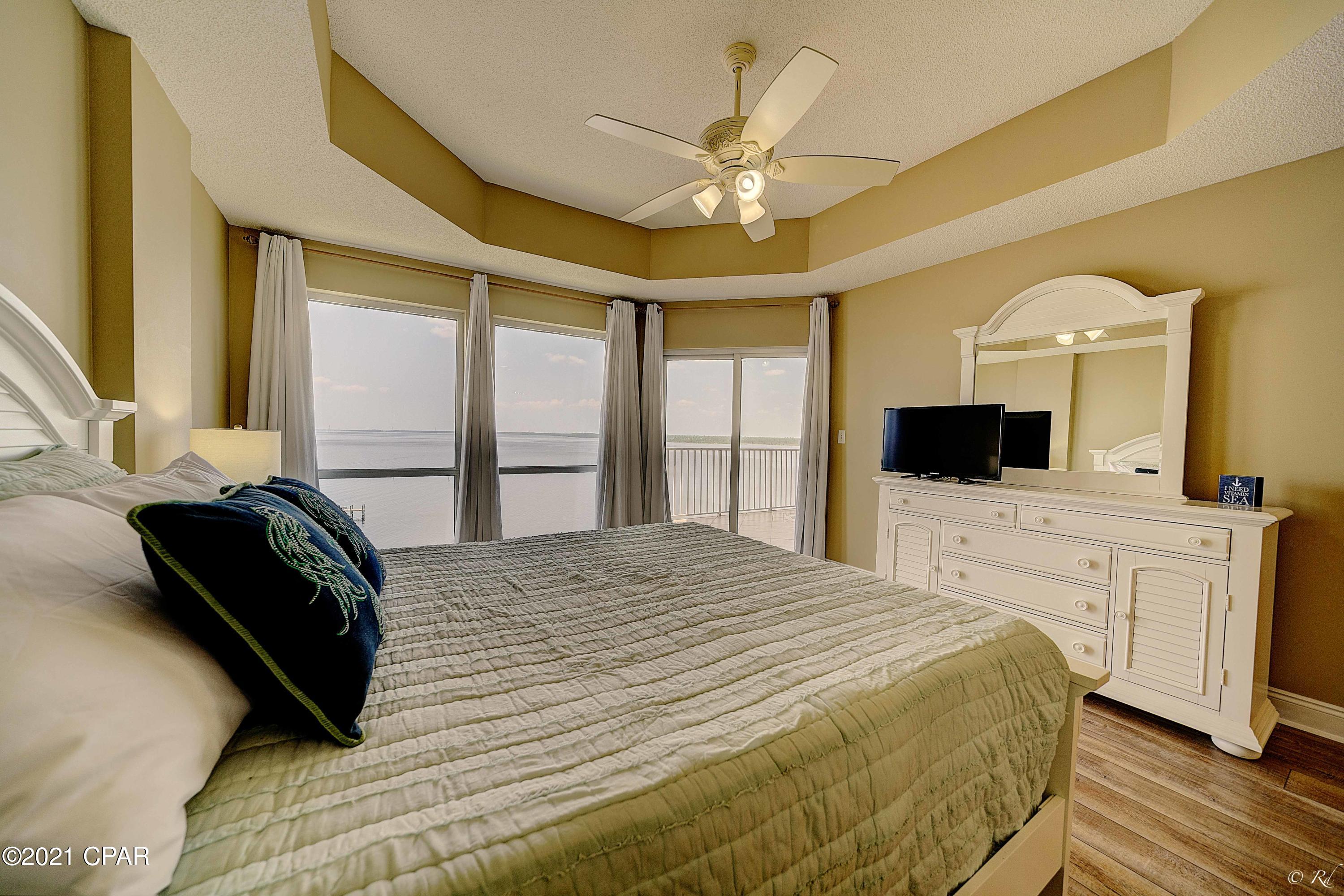 Marina Bay Condo - Residential