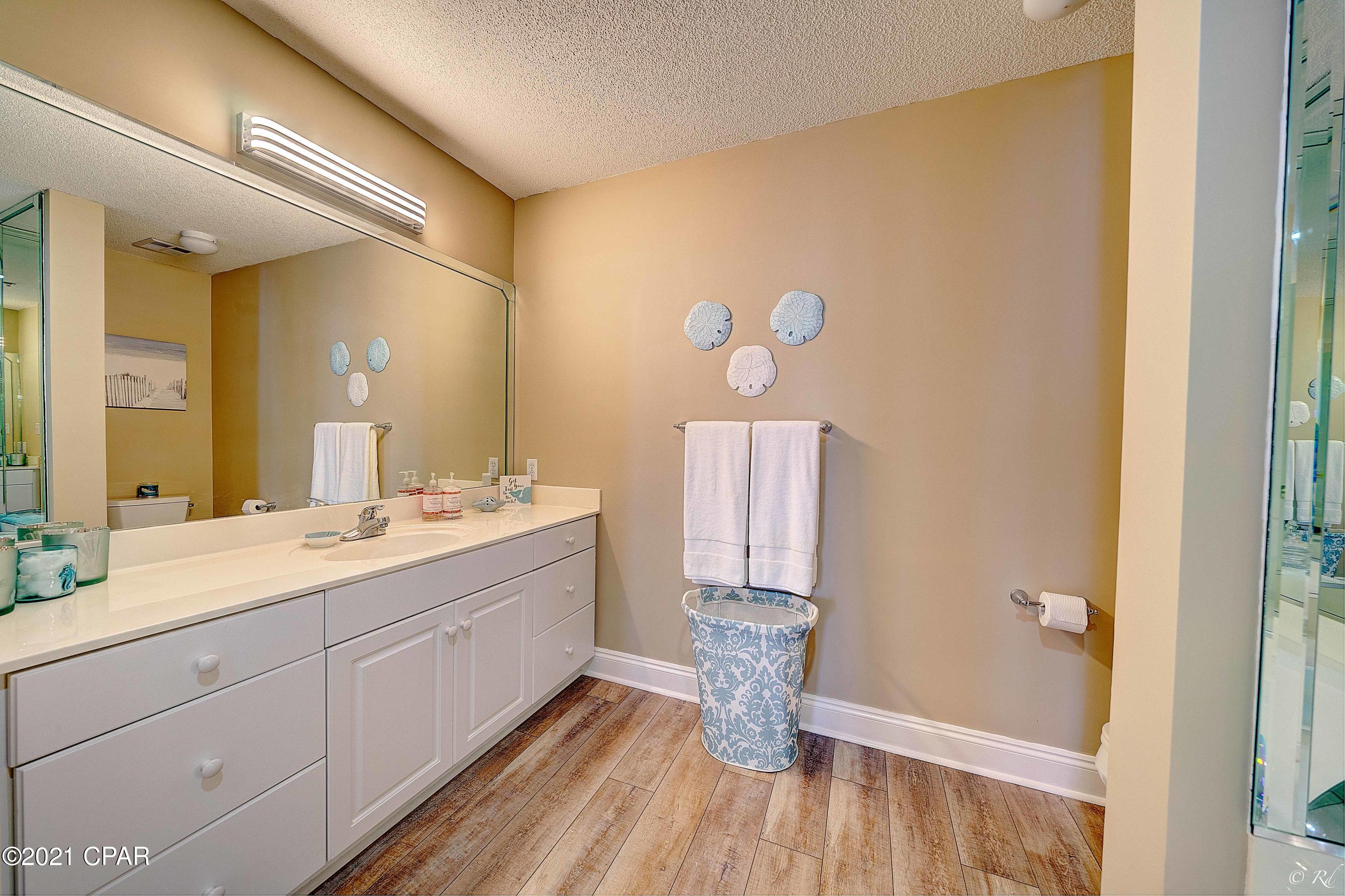 Marina Bay Condo - Residential