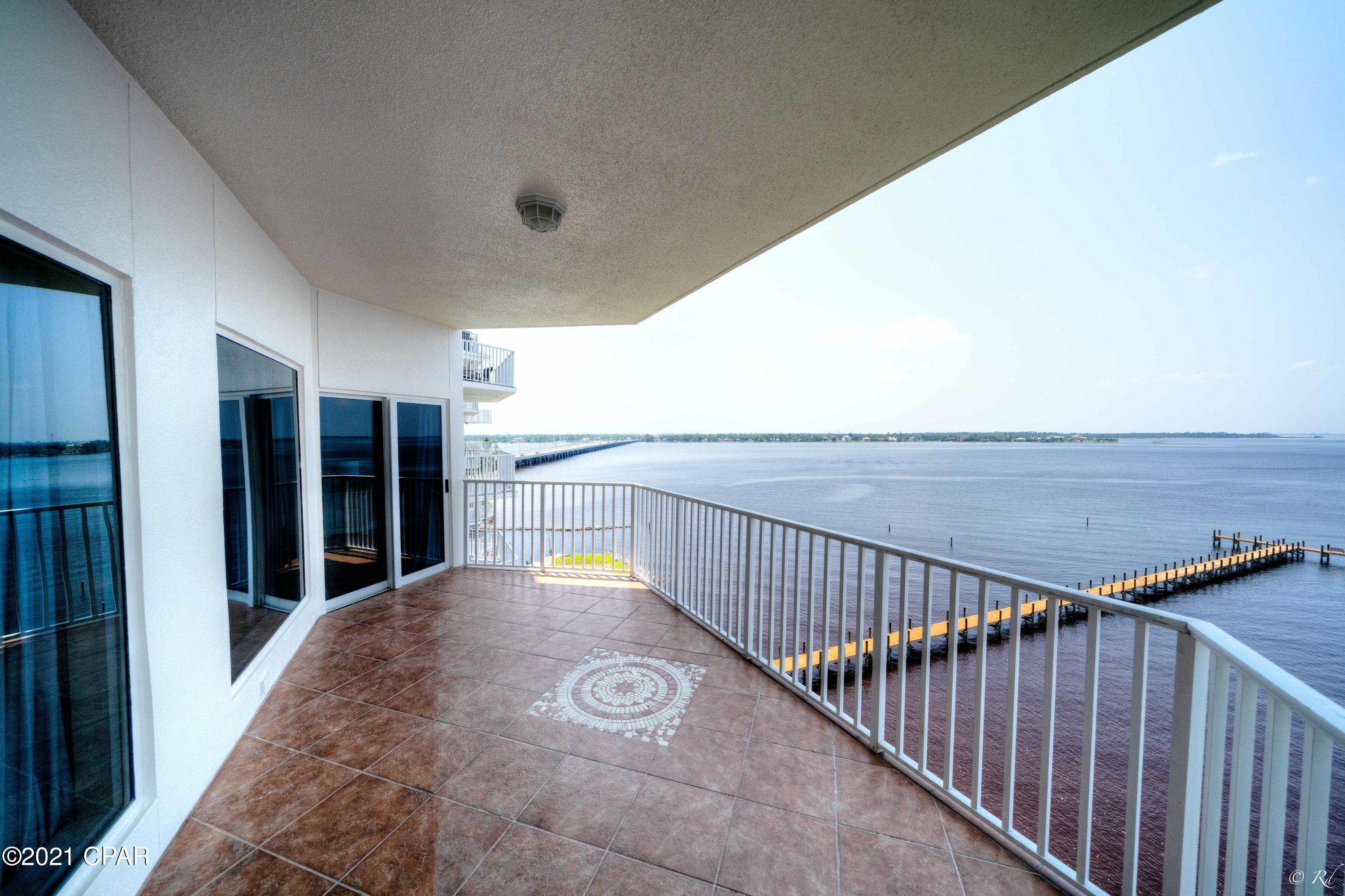 Marina Bay Condo - Residential