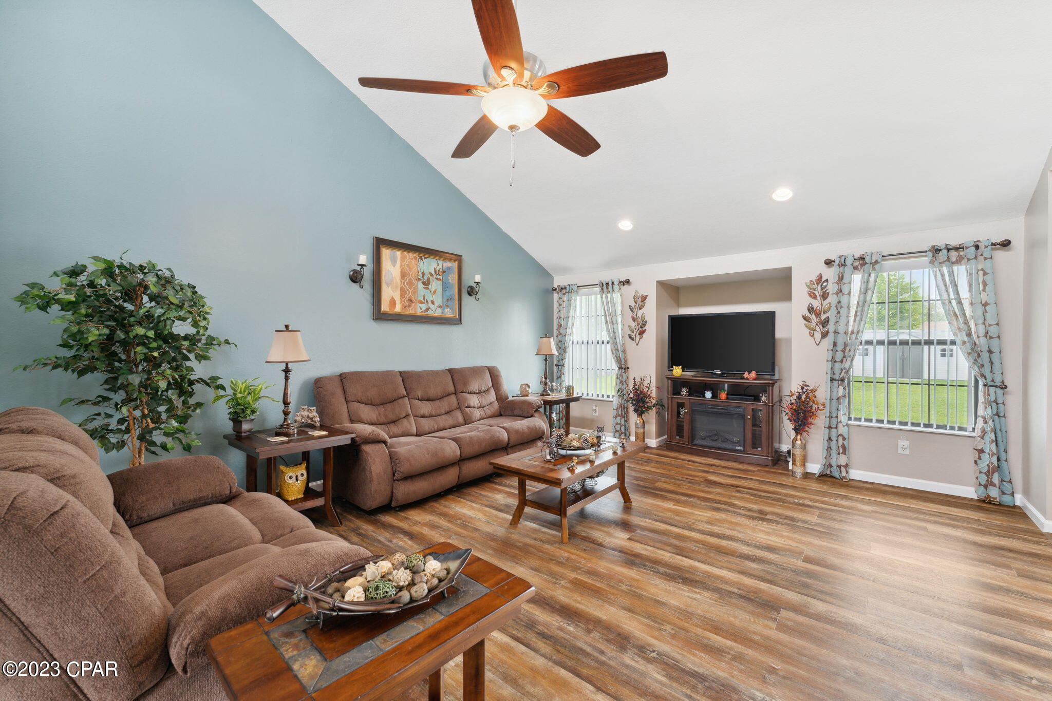 Derby Woods 1st Add - Residential