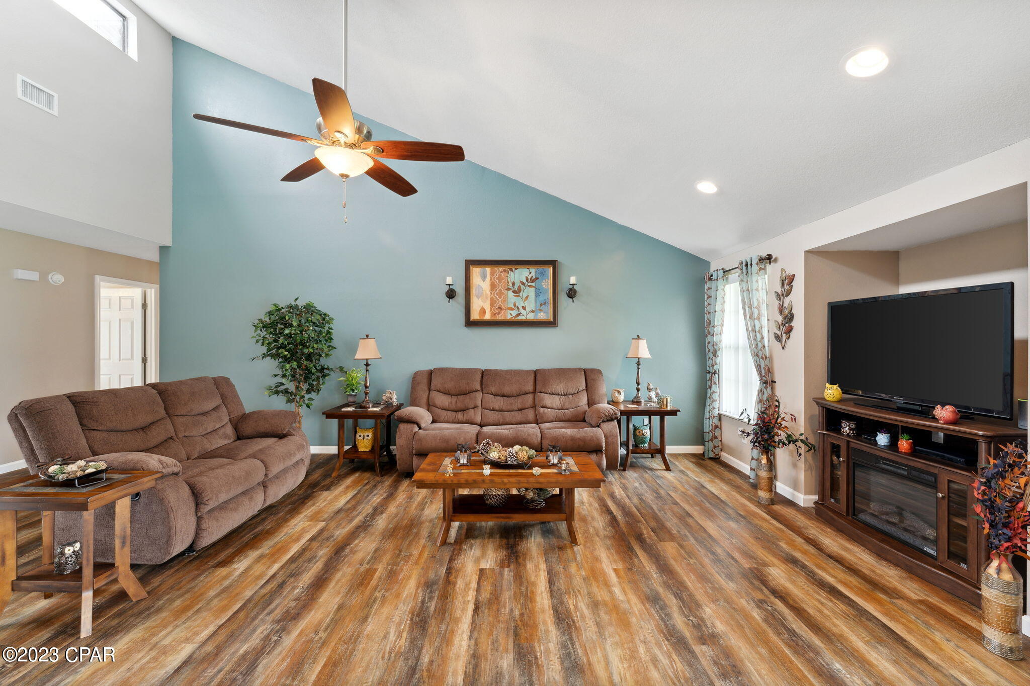 Derby Woods 1st Add - Residential